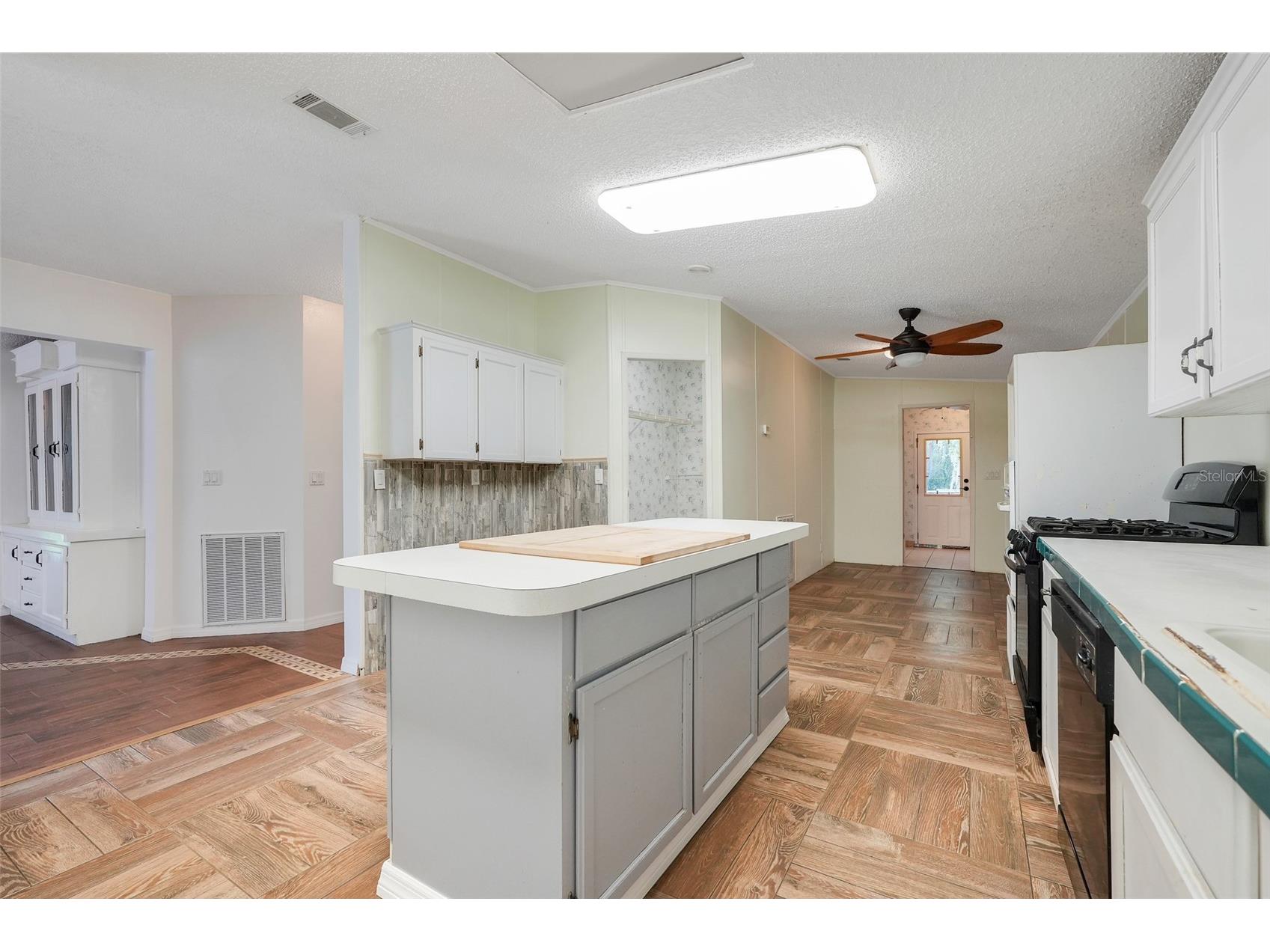 23449 Thomas Allen Road Howey In The Hills FL 34737 - LAKE GUAVE G5113157 image27