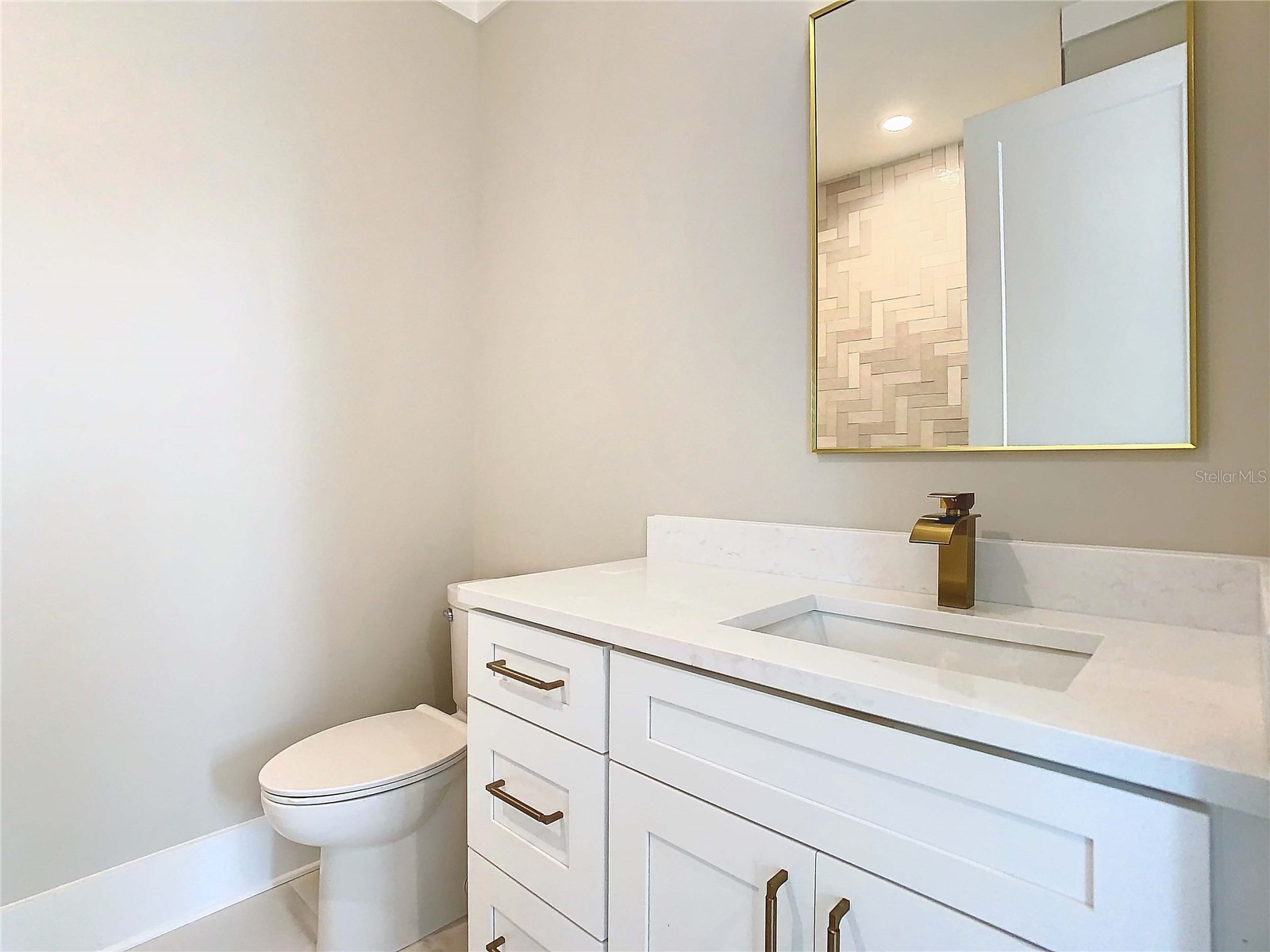 2345 Bahia Vista Street Sarasota FL 34239 A4672606 image63