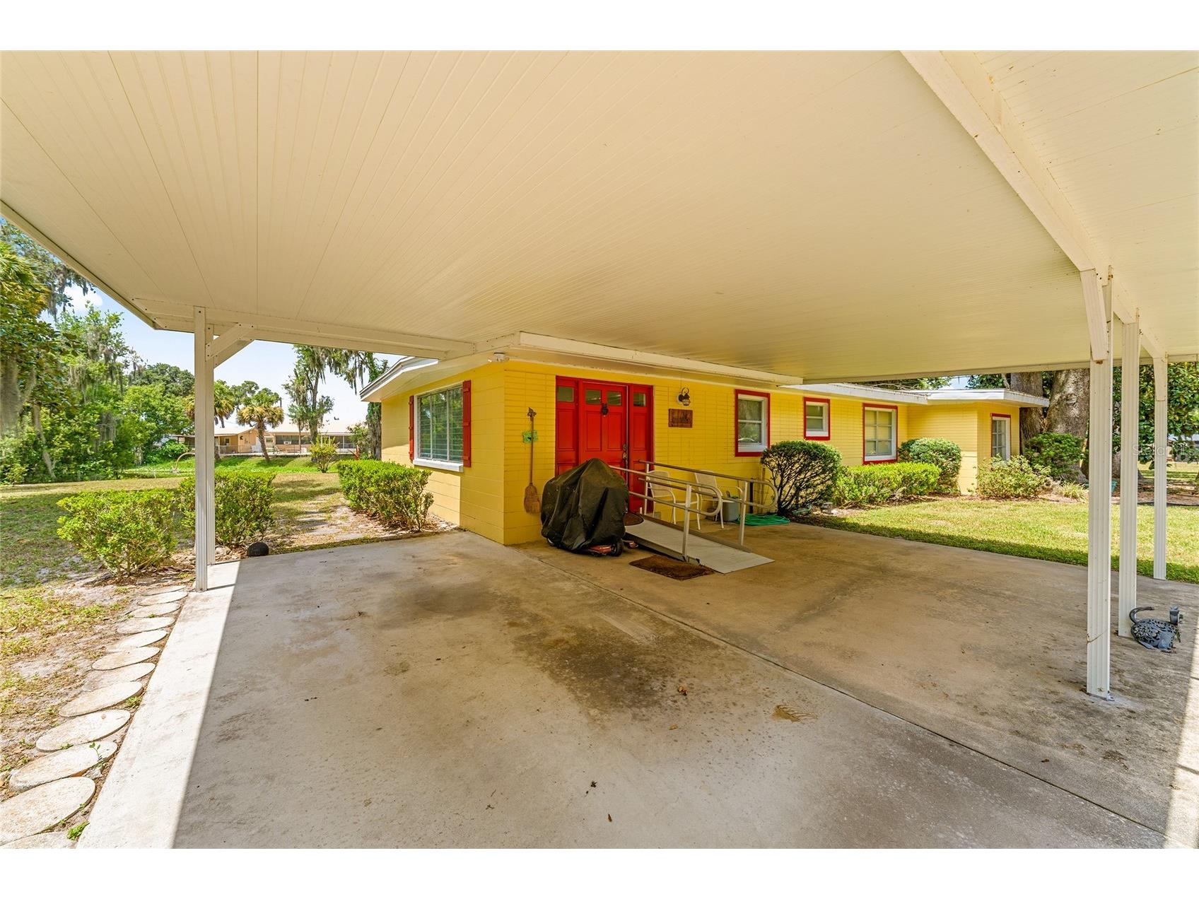 2345 Cr 453 Lake Panasoffkee FL 33538 OM726925 image8