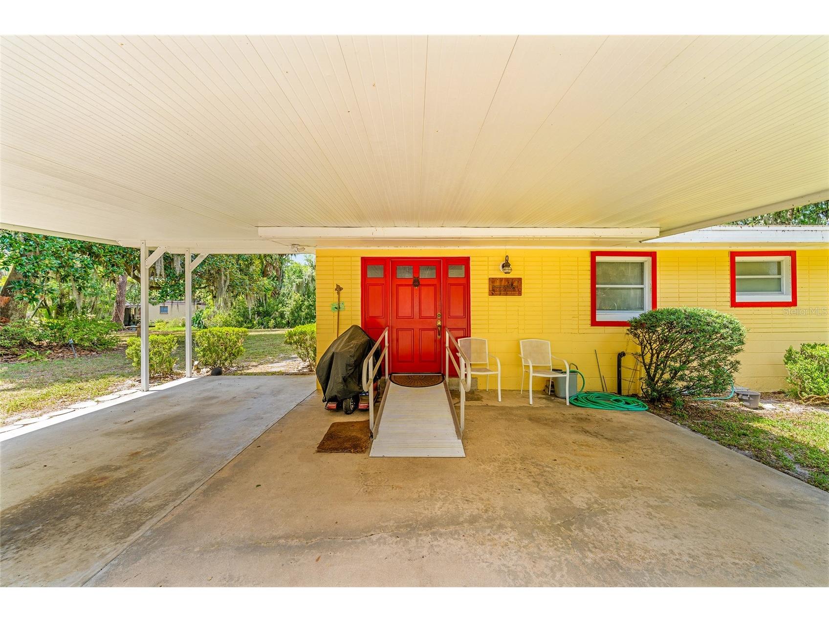2345 Cr 453 Lake Panasoffkee FL 33538 OM726925 image9