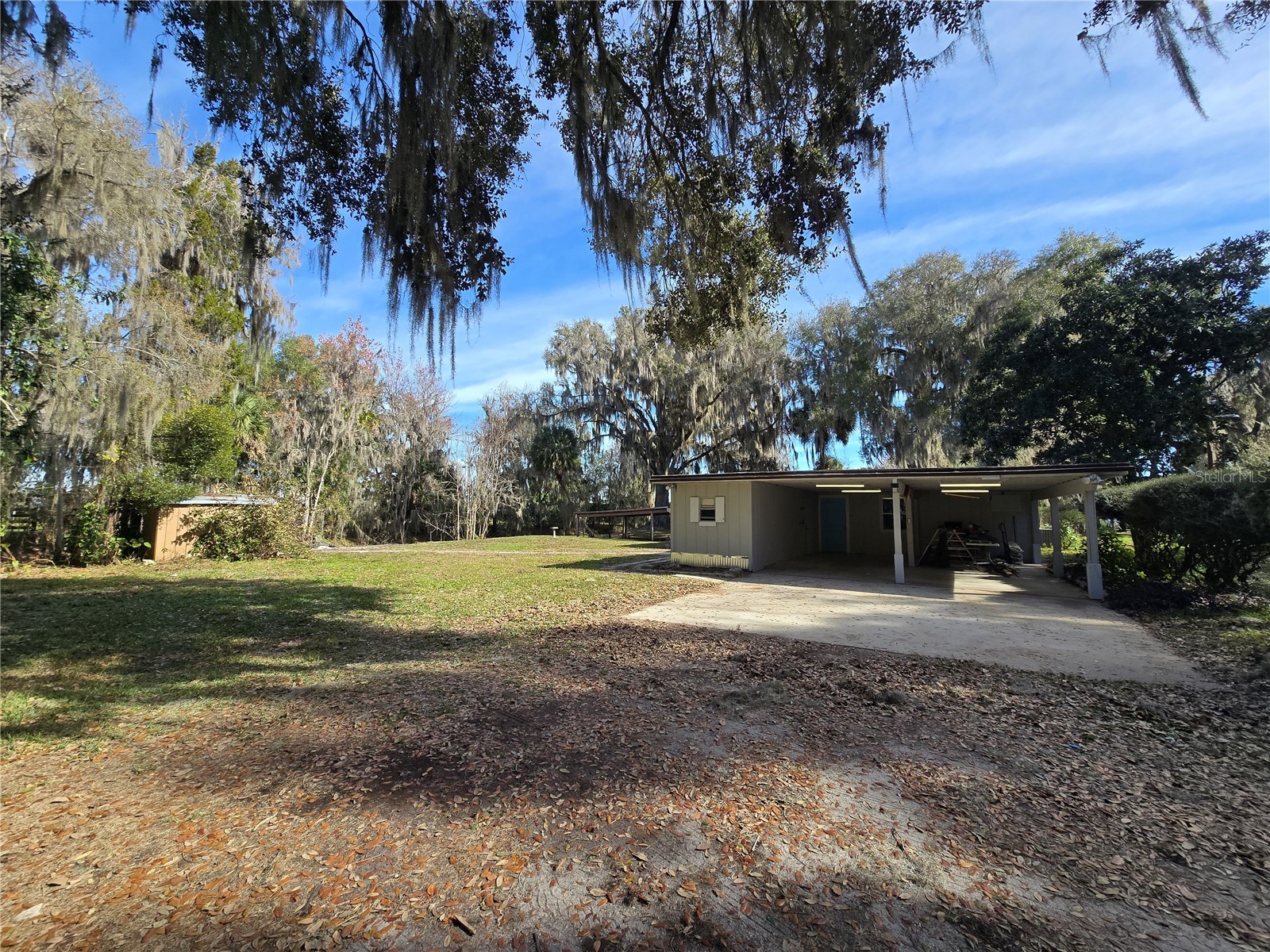 2346 Cr 401 Lake Panasoffkee FL 33538 OM717040 image1