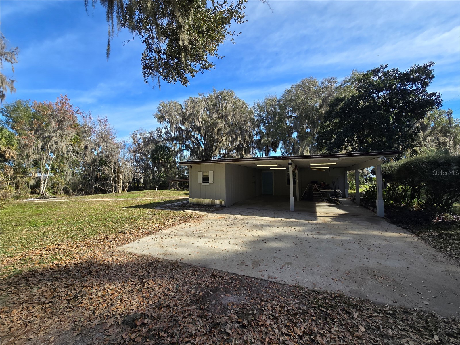 2346 Cr 401 Lake Panasoffkee FL 33538 OM717040 image2
