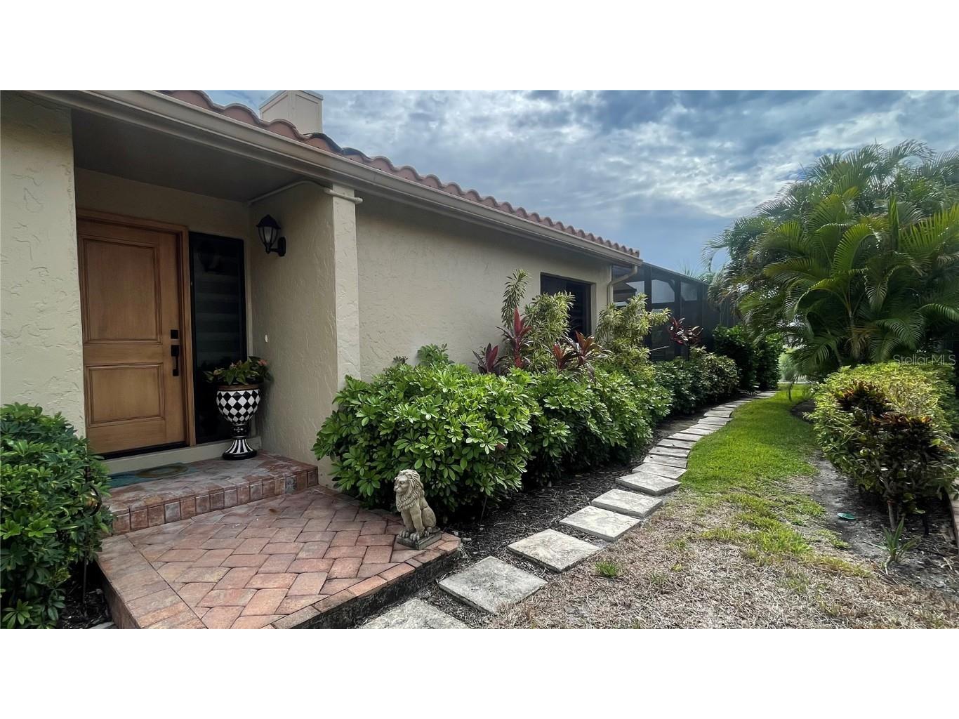 2347 Harbour Oaks Drive Longboat Key FL 34228 - GULF OF MEXICO A4584330 image1