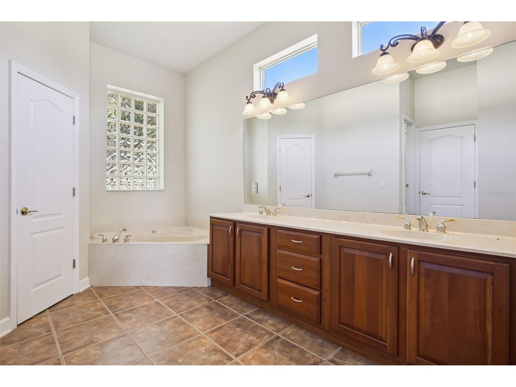 2347 Warren Woods Drive Orlando FL 32835 O6403721 image19