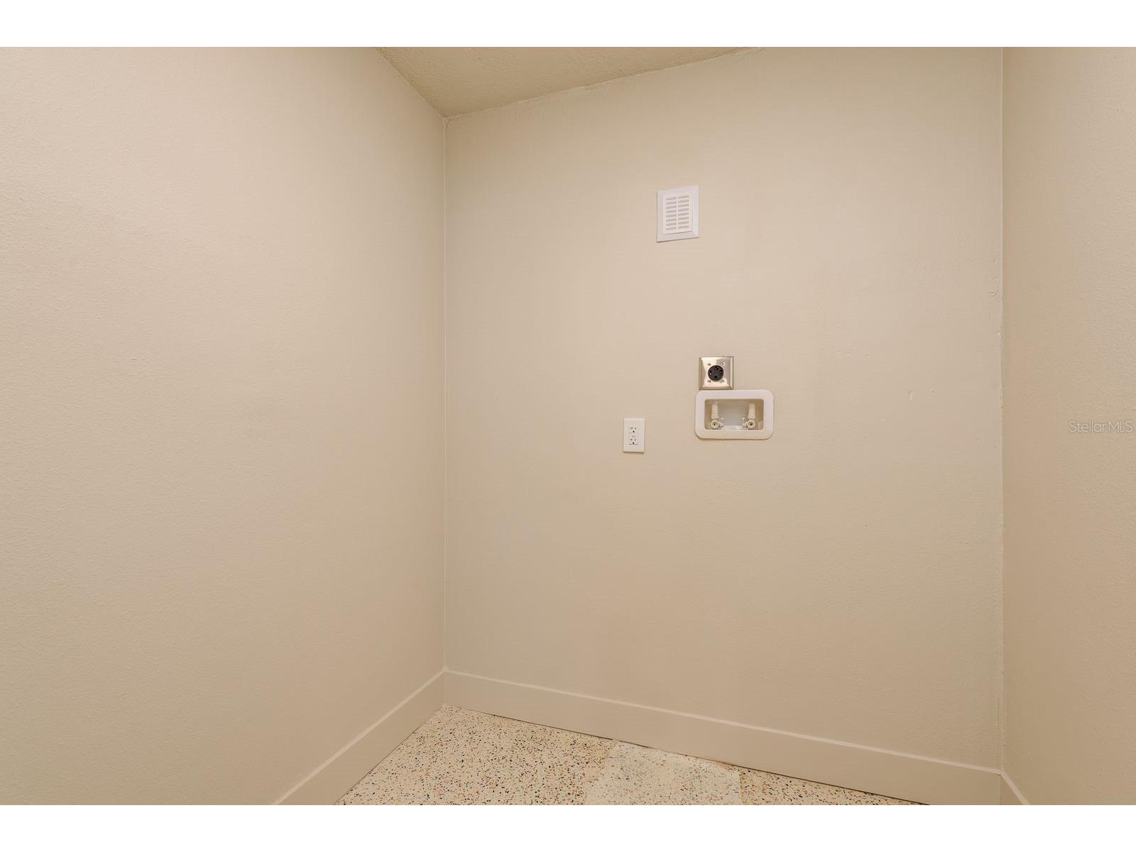 2347 Watrous Drive Dunedin FL 34698 TB8485221 image41