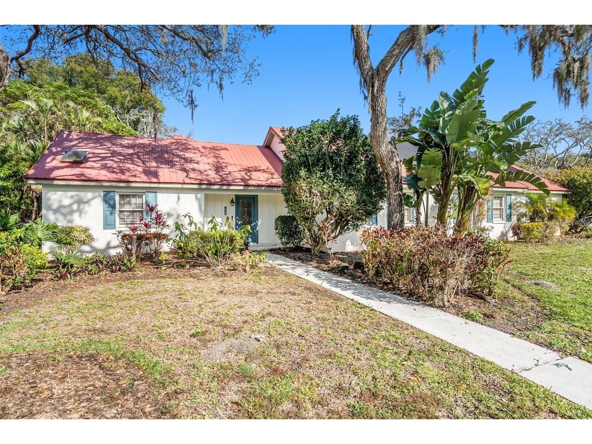 2349 Kings Point Drive Largo FL 33774 P4928669 image1