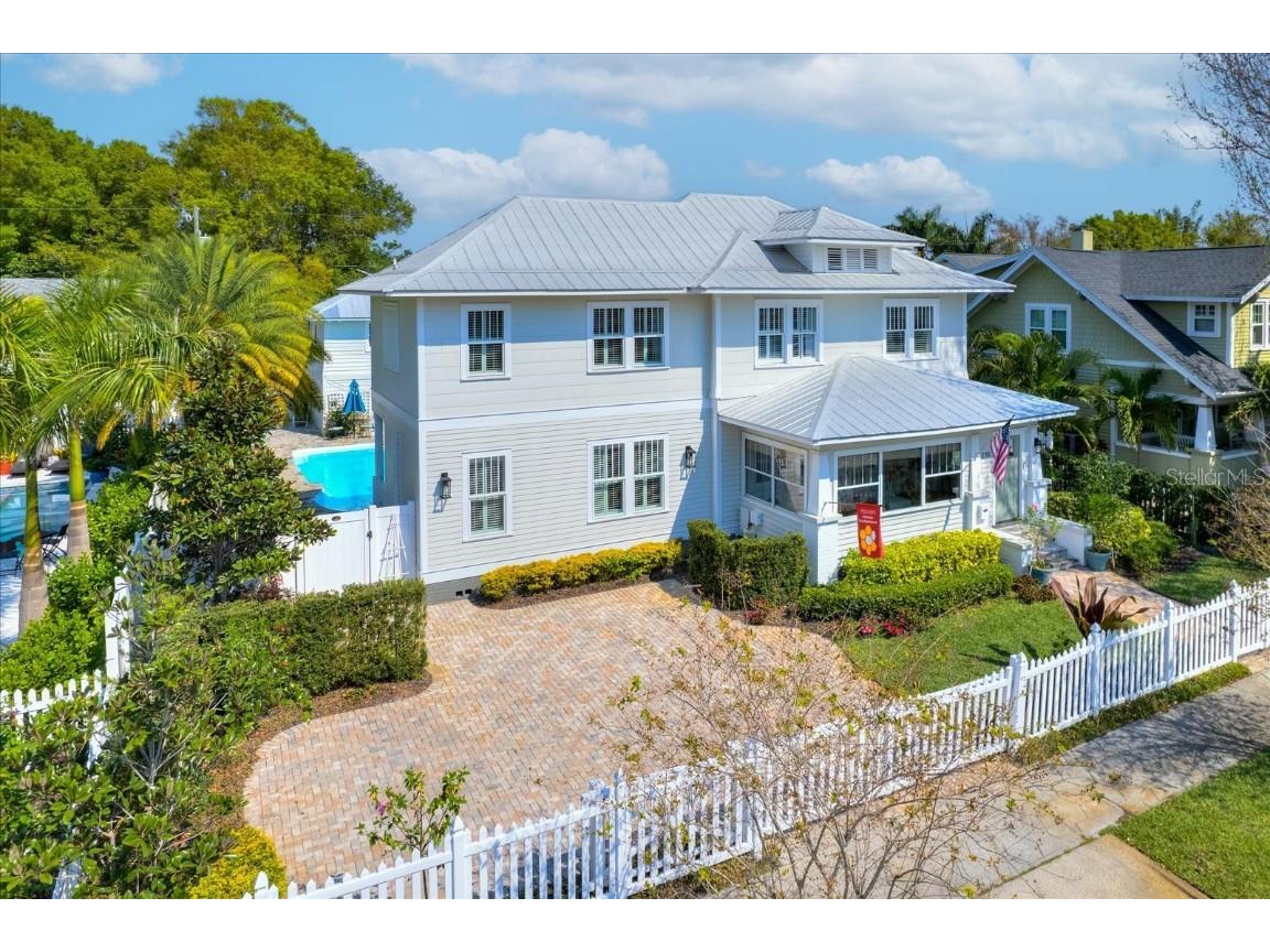 235 10th Avenue NE Saint Petersburg FL 33701 - TAMPA BAY TB8397032 image1