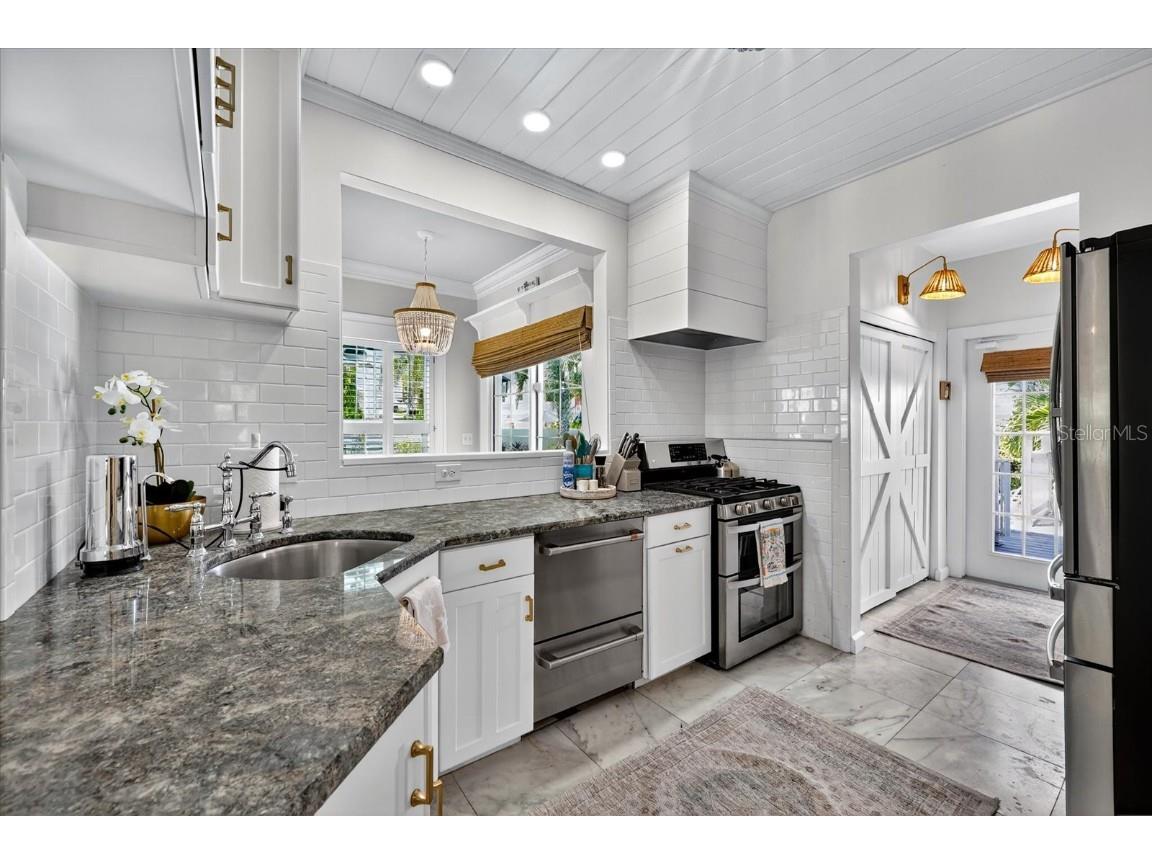 235 10th Avenue NE Saint Petersburg FL 33701 - TAMPA BAY TB8397032 image11