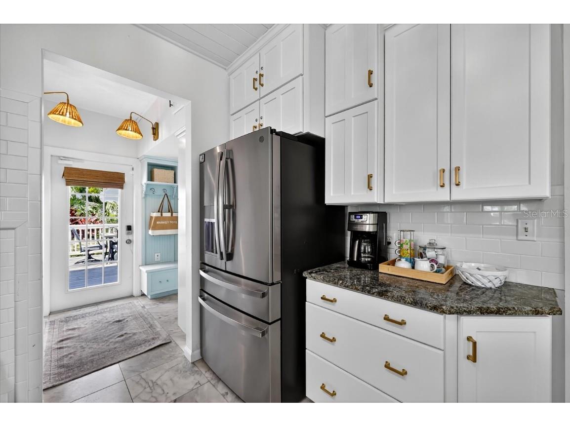 235 10th Avenue NE Saint Petersburg FL 33701 - TAMPA BAY TB8397032 image37