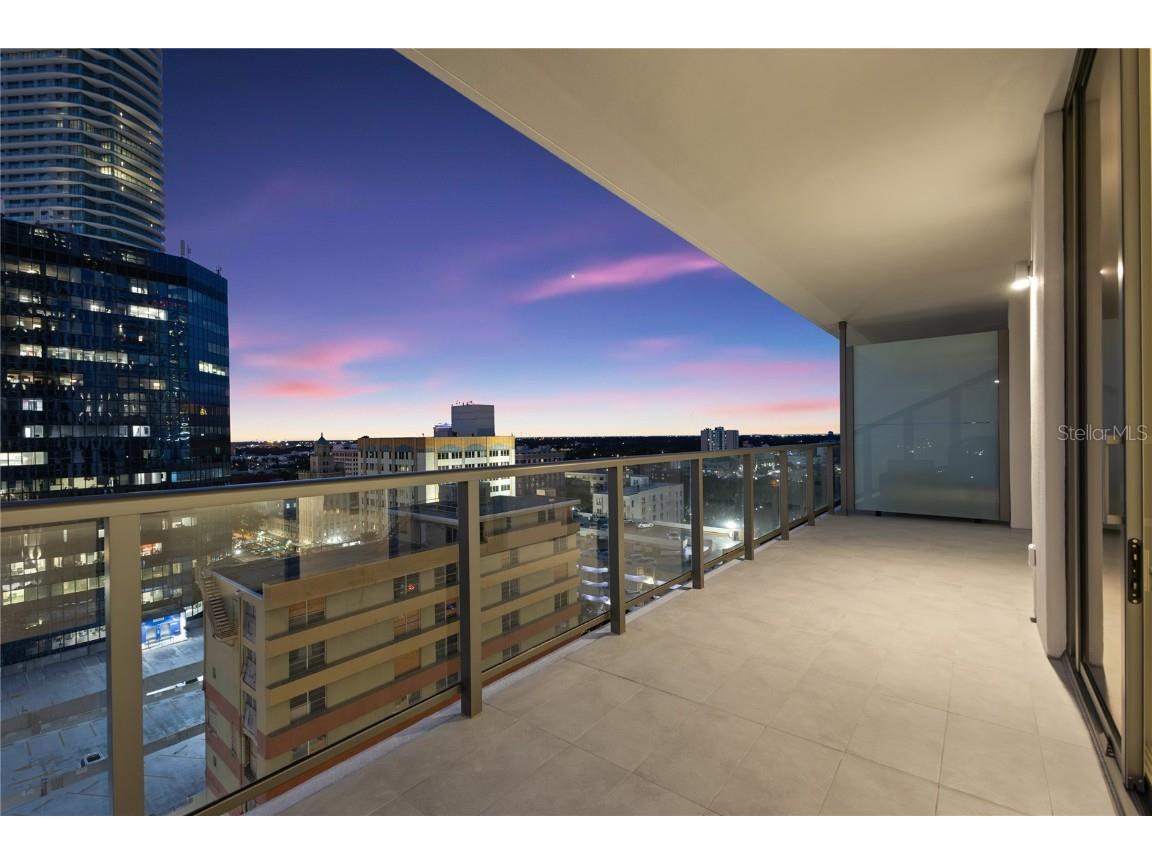 275 1st Avenue S #1407 Saint Petersburg FL 33701 TB8457843 image3