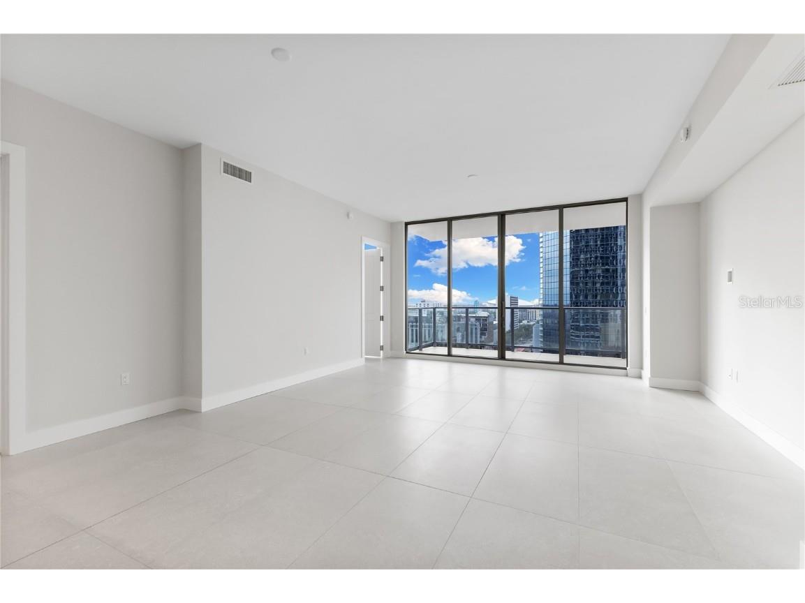 275 1st Avenue S #1407 Saint Petersburg FL 33701 TB8457843 image9