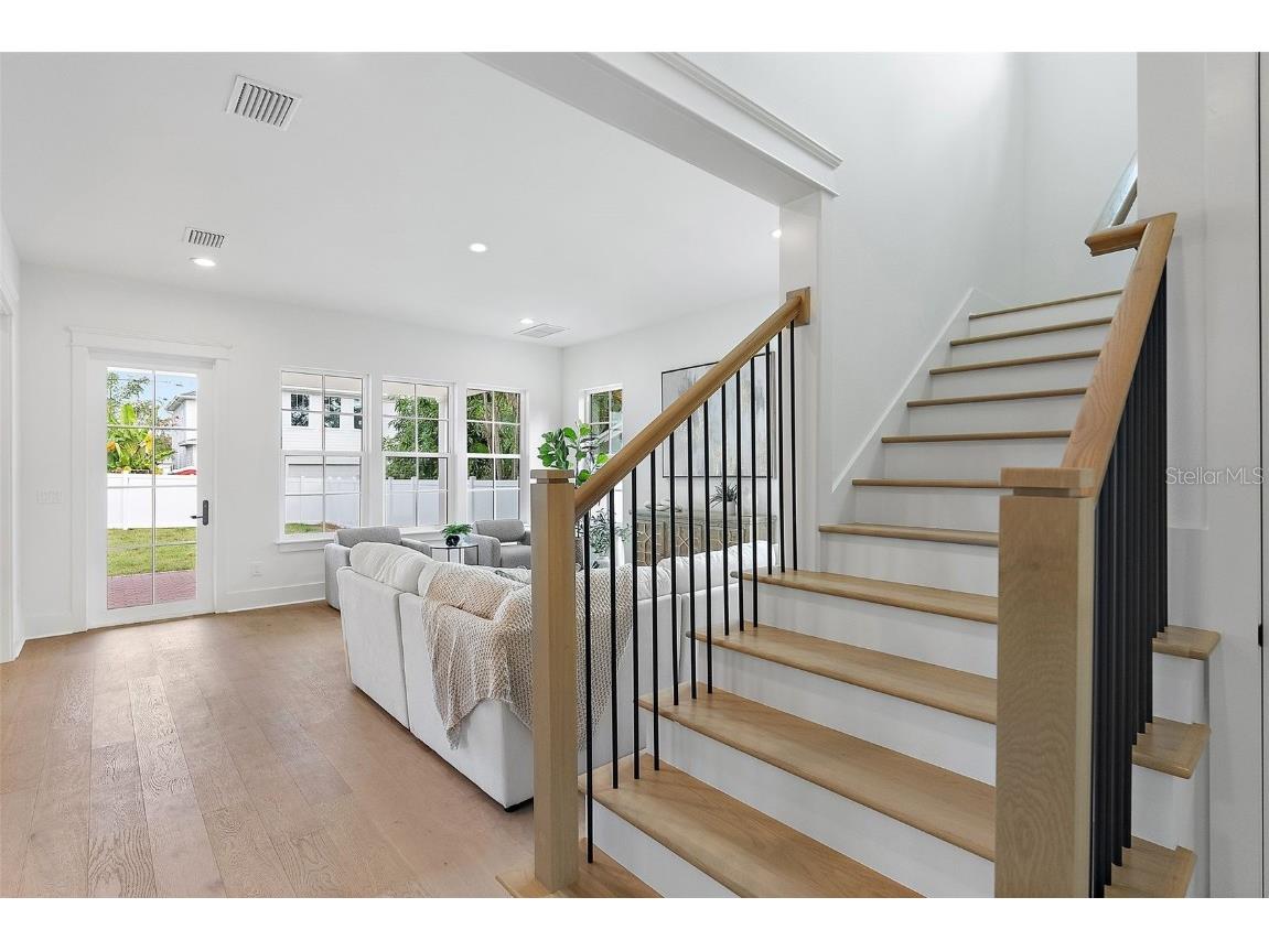 235 24th Avenue SE Saint Petersburg FL 33705 TB8364582 image12