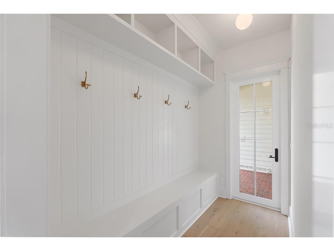 235 24th Avenue SE Saint Petersburg FL 33705 TB8364582 image18