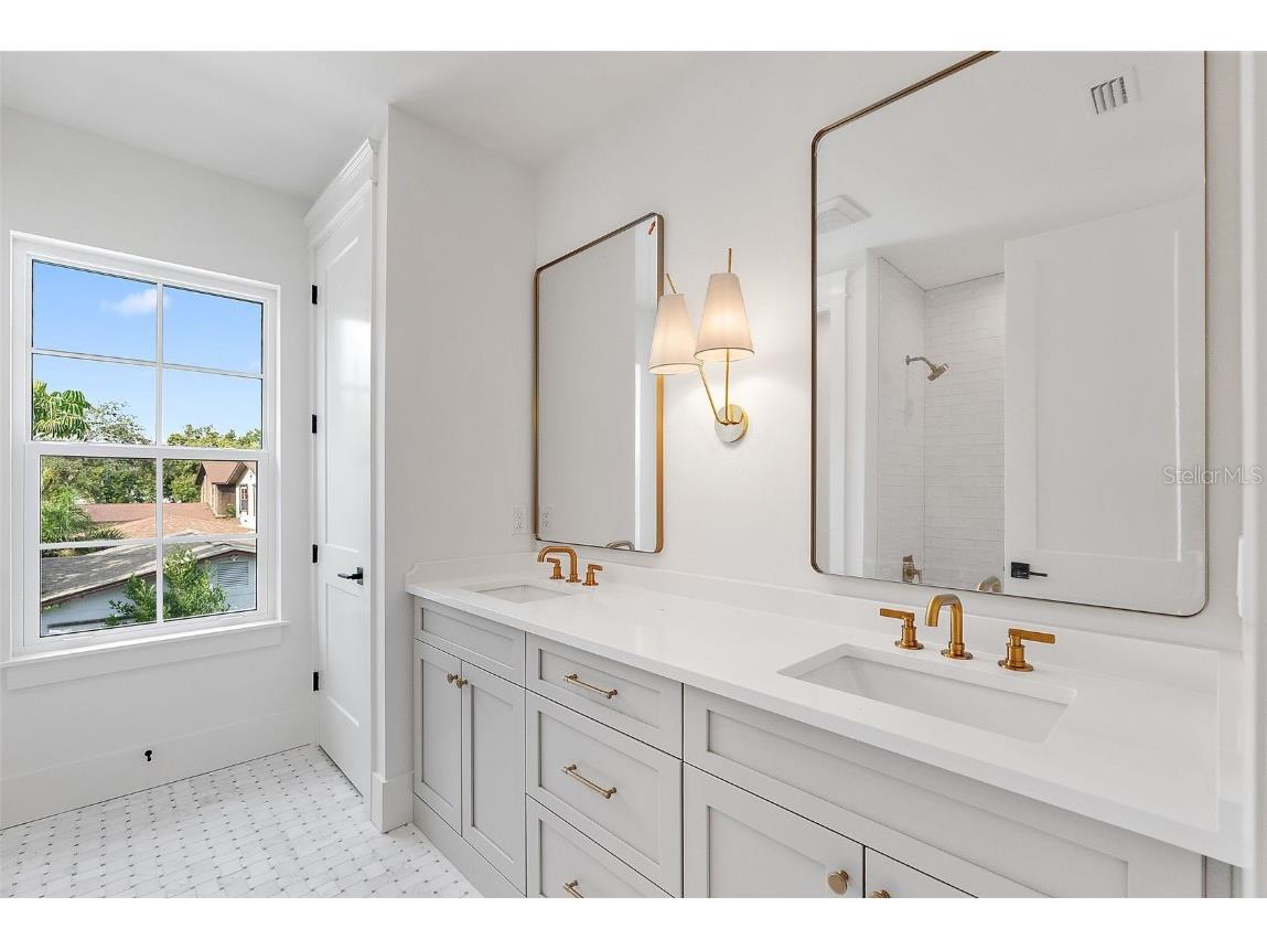 235 24th Avenue SE Saint Petersburg FL 33705 TB8364582 image22