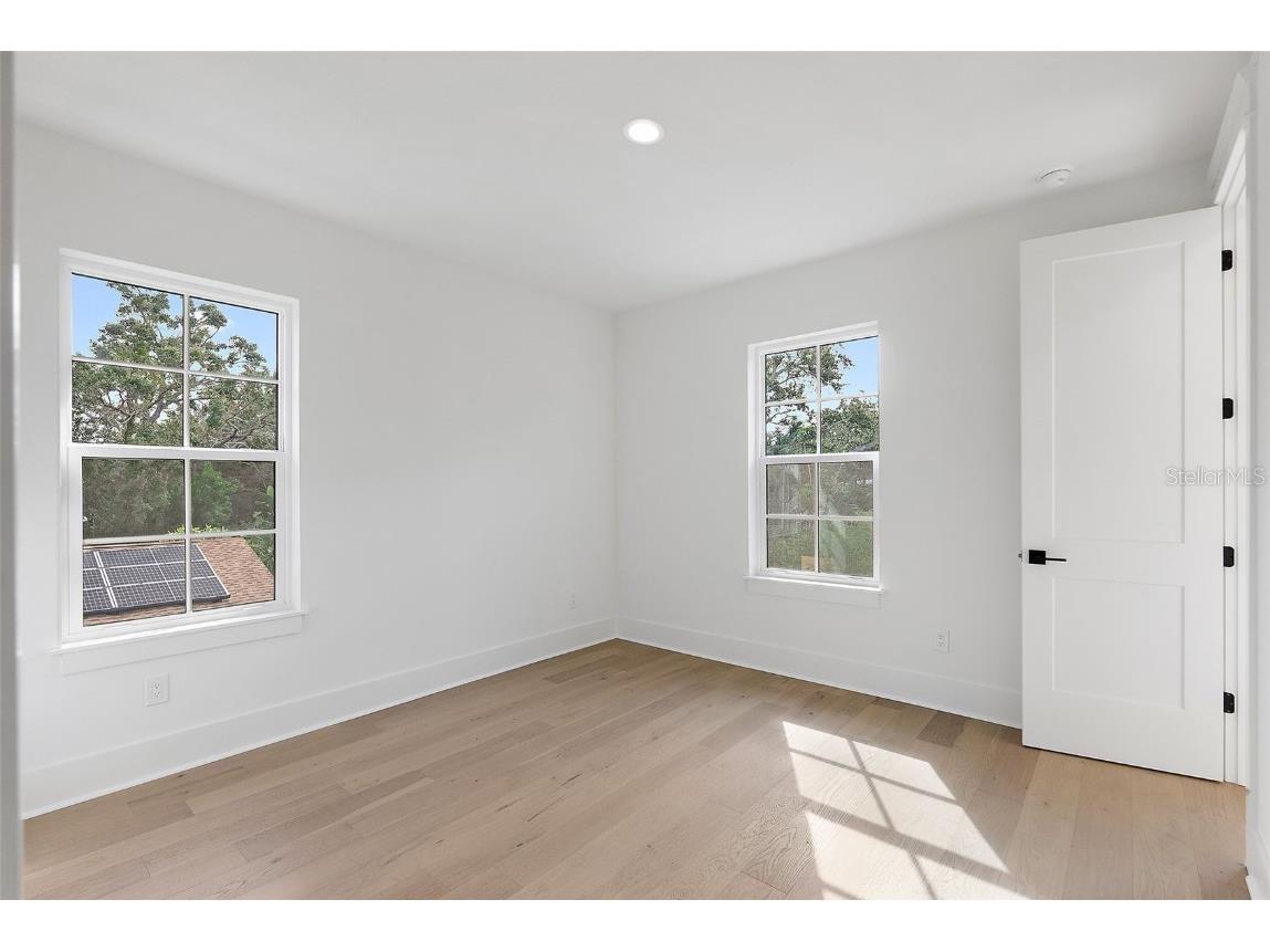 235 24th Avenue SE Saint Petersburg FL 33705 TB8364582 image23