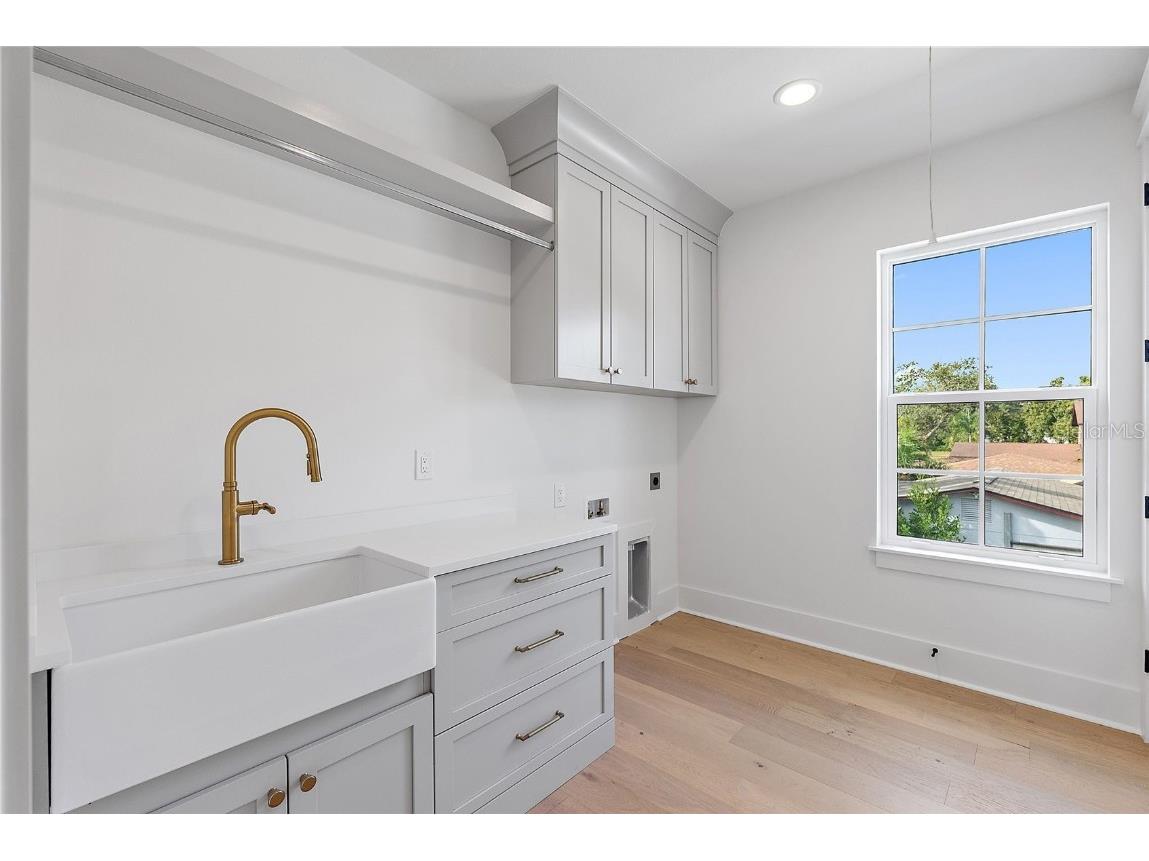 235 24th Avenue SE Saint Petersburg FL 33705 TB8364582 image26