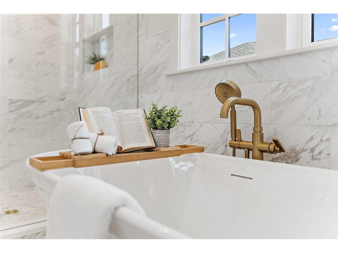 235 24th Avenue SE Saint Petersburg FL 33705 TB8364582 image3