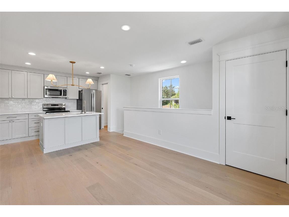 235 24th Avenue SE Saint Petersburg FL 33705 TB8364582 image38