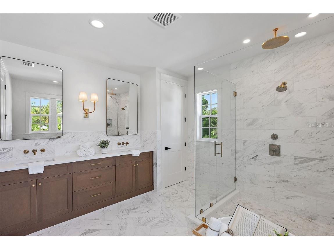 235 24th Avenue SE Saint Petersburg FL 33705 TB8364582 image4