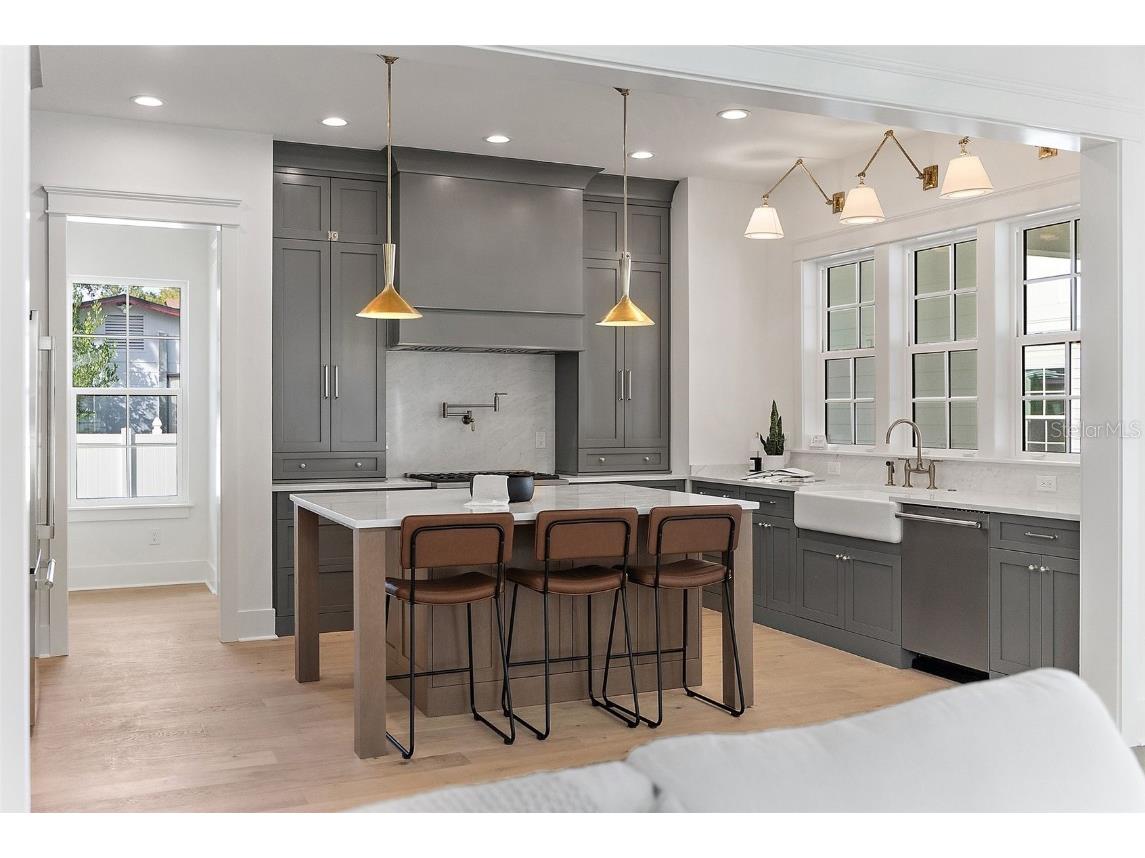 235 24th Avenue SE Saint Petersburg FL 33705 TB8364582 image5