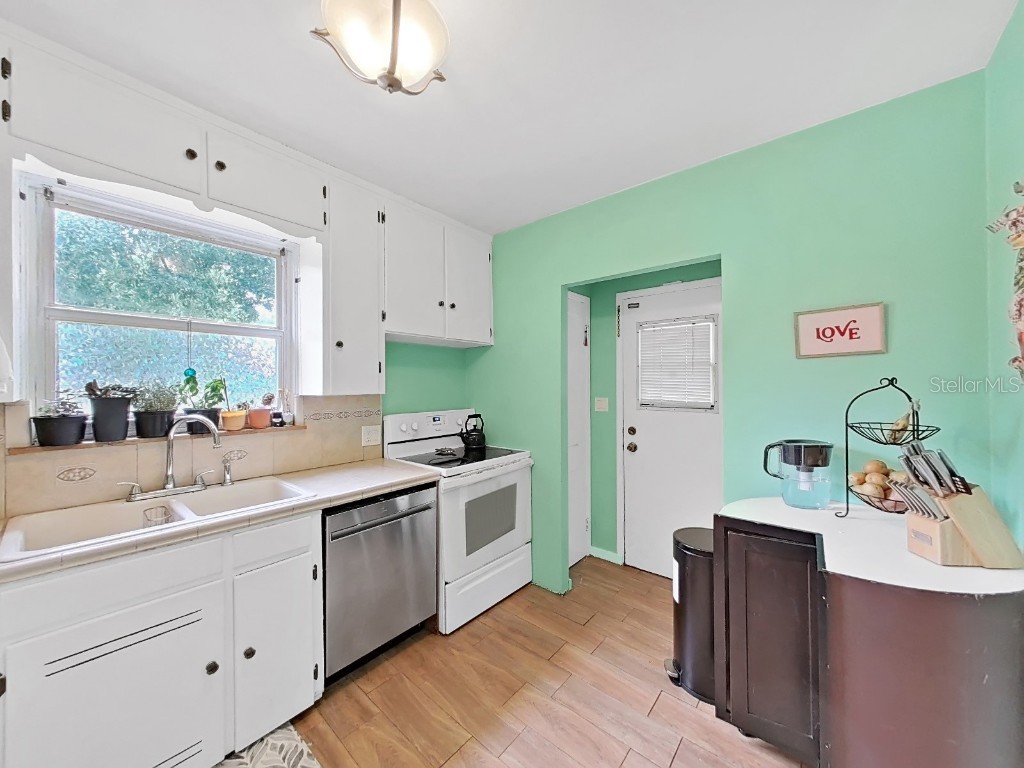235 38th Street S Saint Petersburg FL 33711 TB8371401 image14