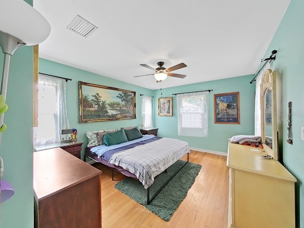 235 38th Street S Saint Petersburg FL 33711 TB8371401 image18