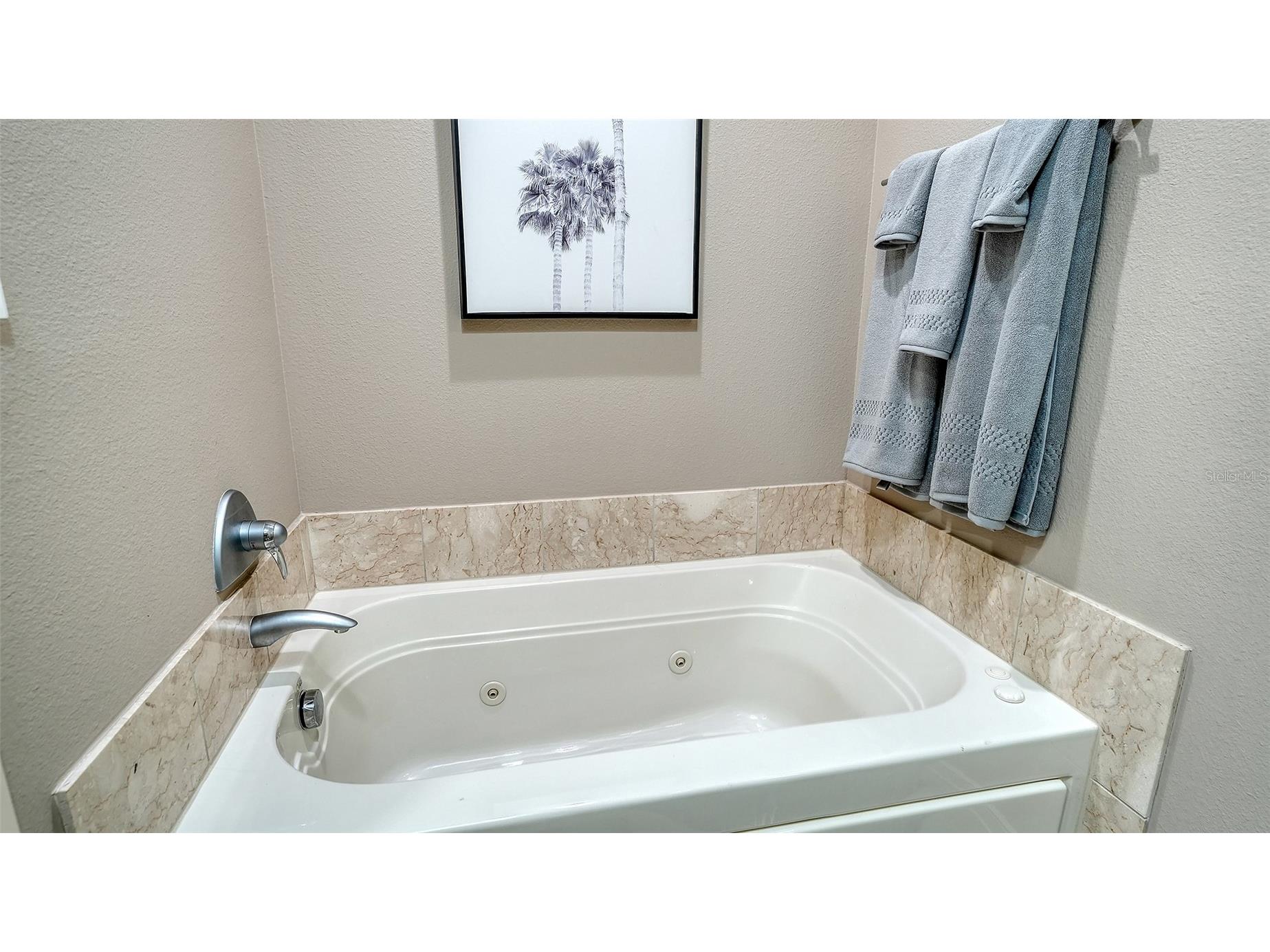 235 Cocoanut Avenue #106-B Sarasota FL 34236 A4688841 image23