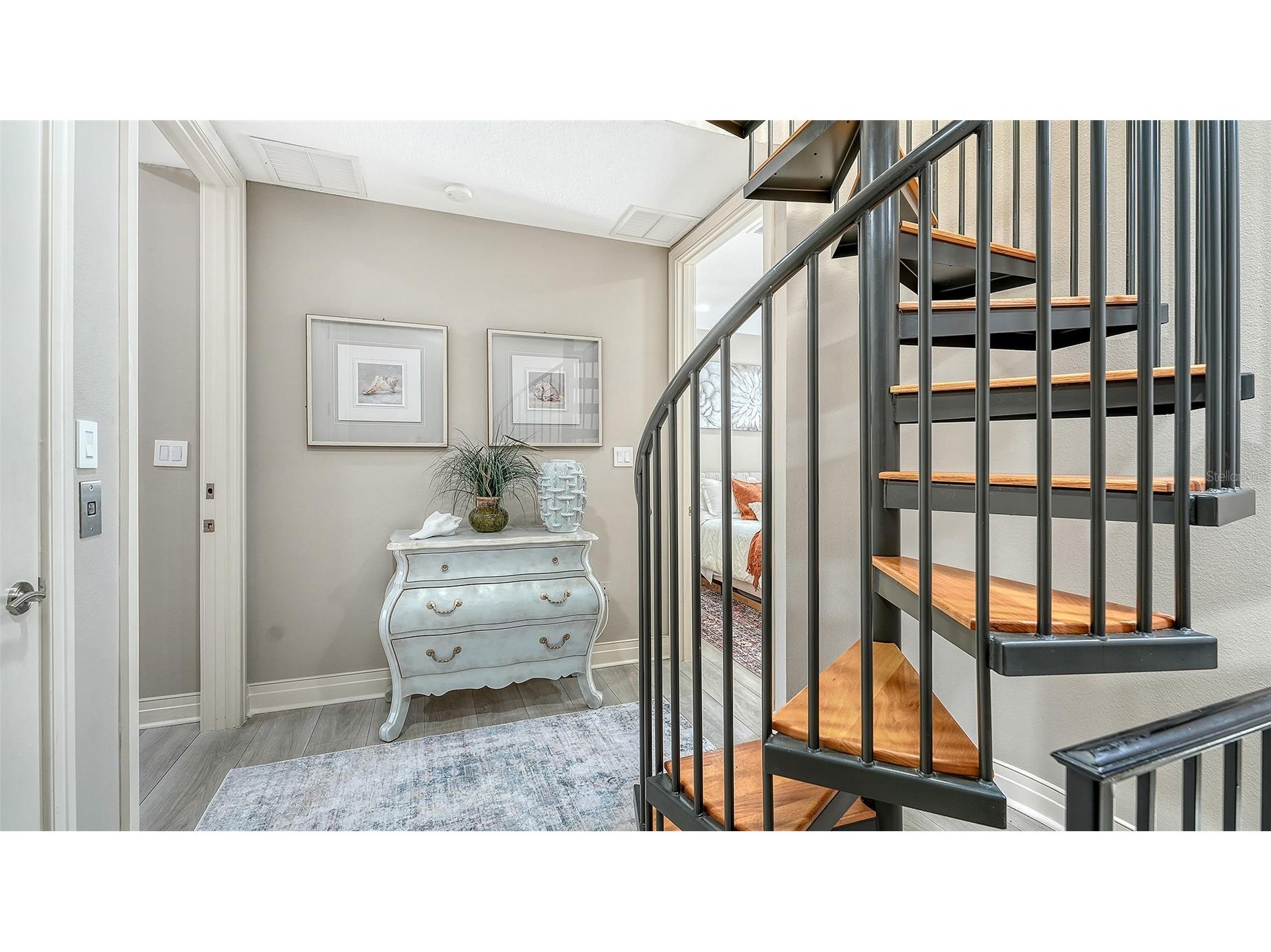 235 Cocoanut Avenue #106-B Sarasota FL 34236 A4688841 image25