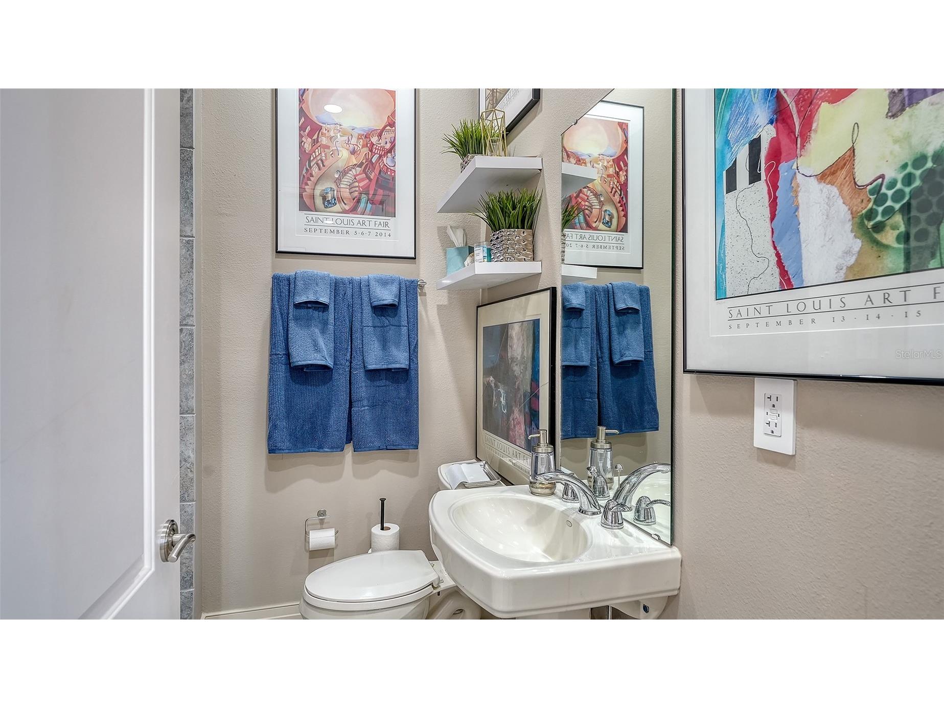 235 Cocoanut Avenue #106-B Sarasota FL 34236 A4688841 image32