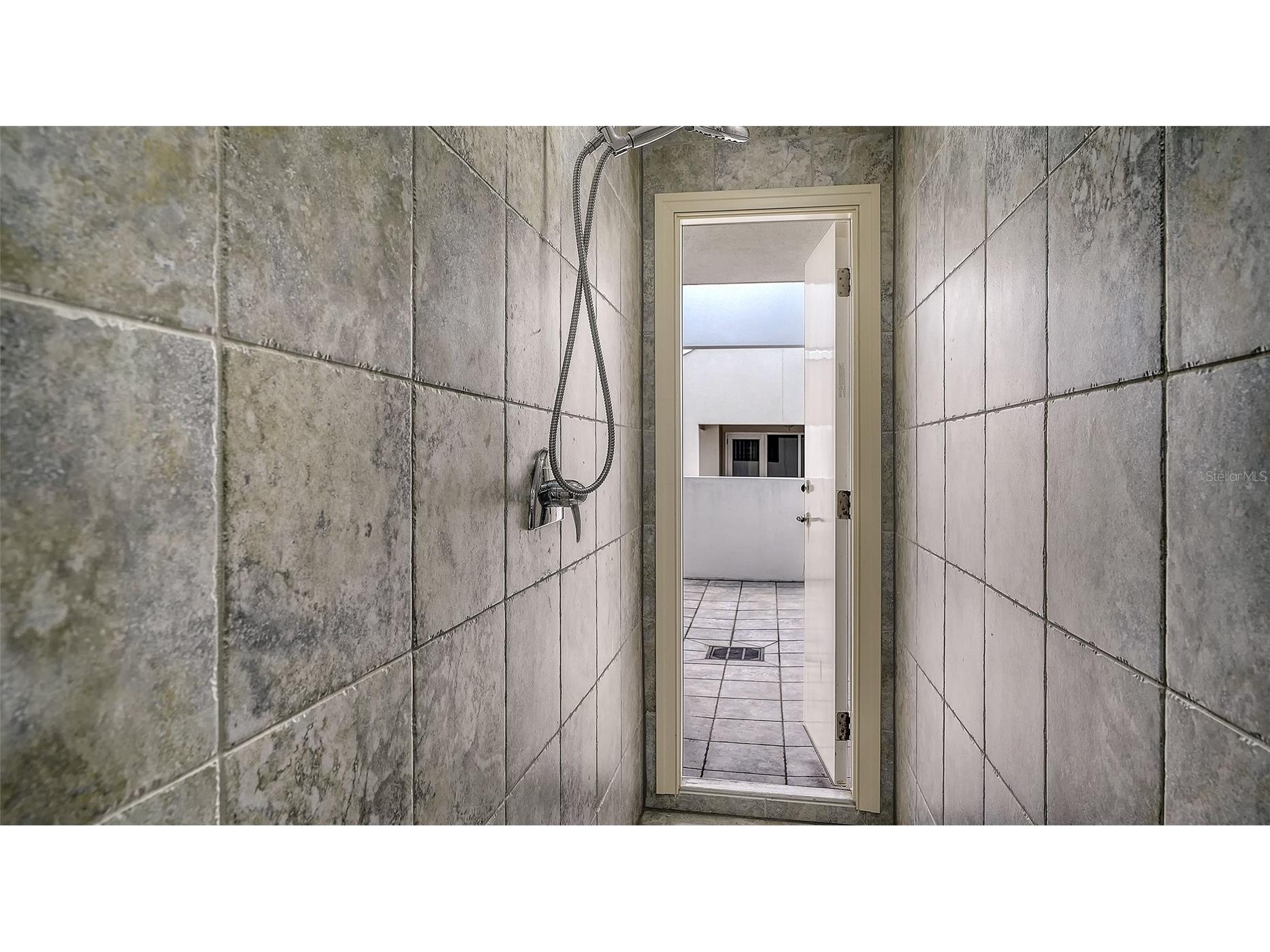 235 Cocoanut Avenue #106-B Sarasota FL 34236 A4688841 image33