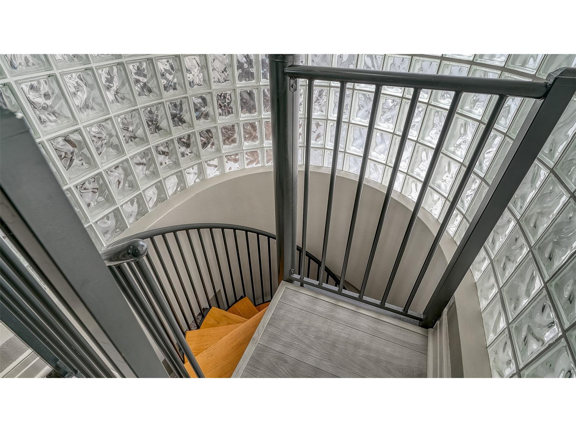 235 Cocoanut Avenue #106-B Sarasota FL 34236 A4688841 image38