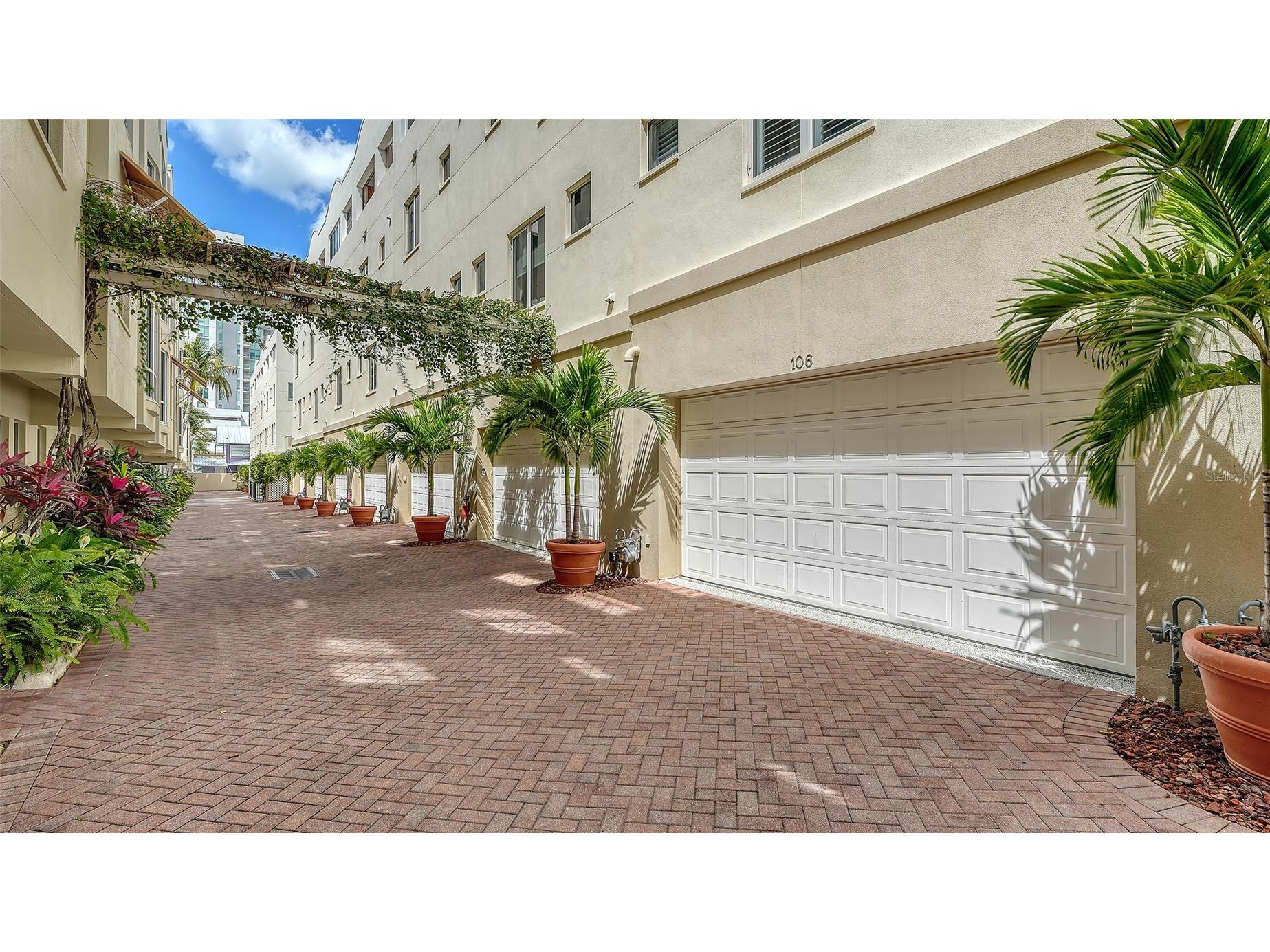 235 Cocoanut Avenue #106-B Sarasota FL 34236 A4688841 image47