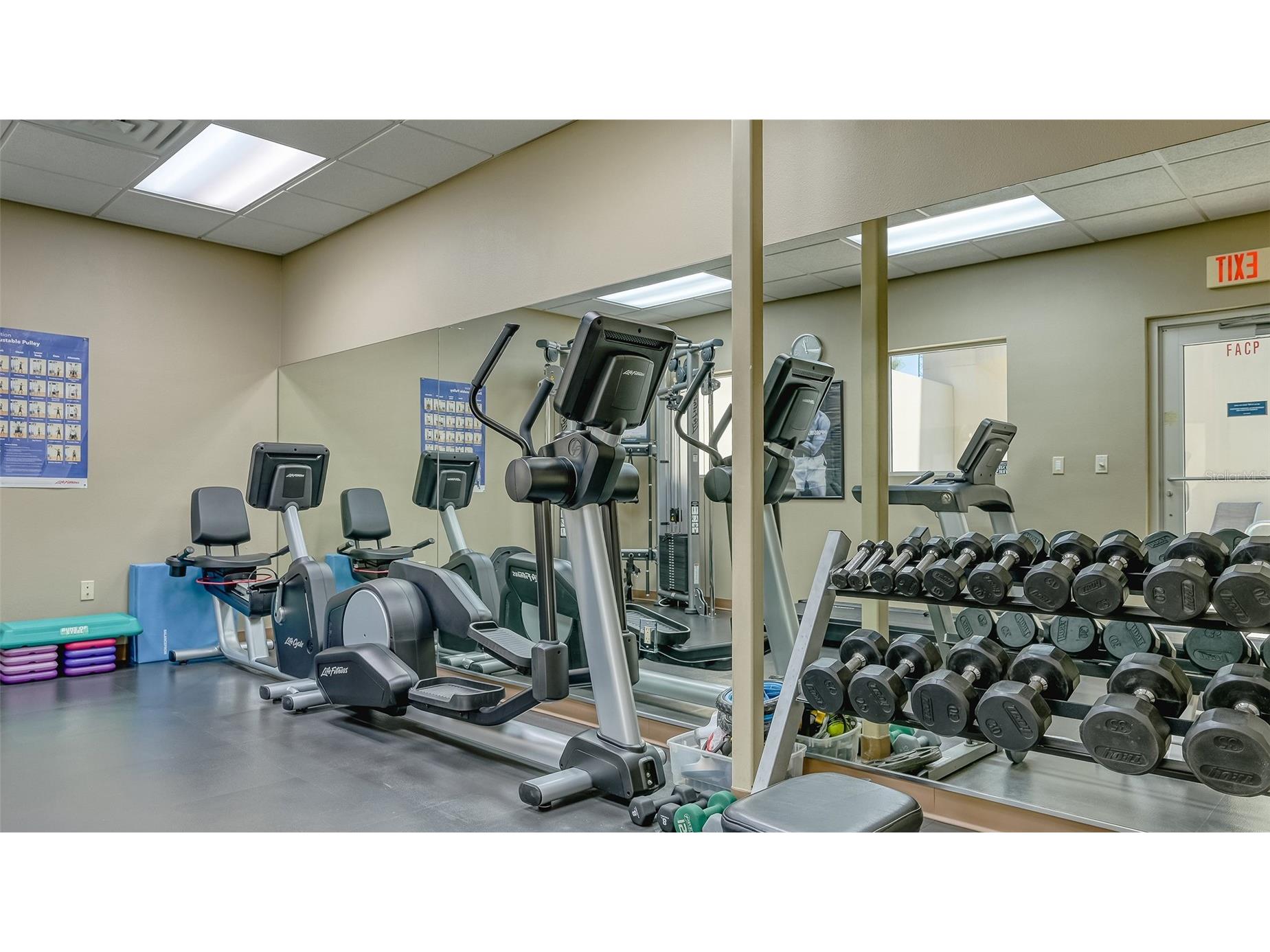 235 Cocoanut Avenue #106-B Sarasota FL 34236 A4688841 image53
