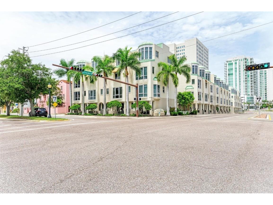 235 Cocoanut Avenue #109B Sarasota FL 34236 A4617060 image1