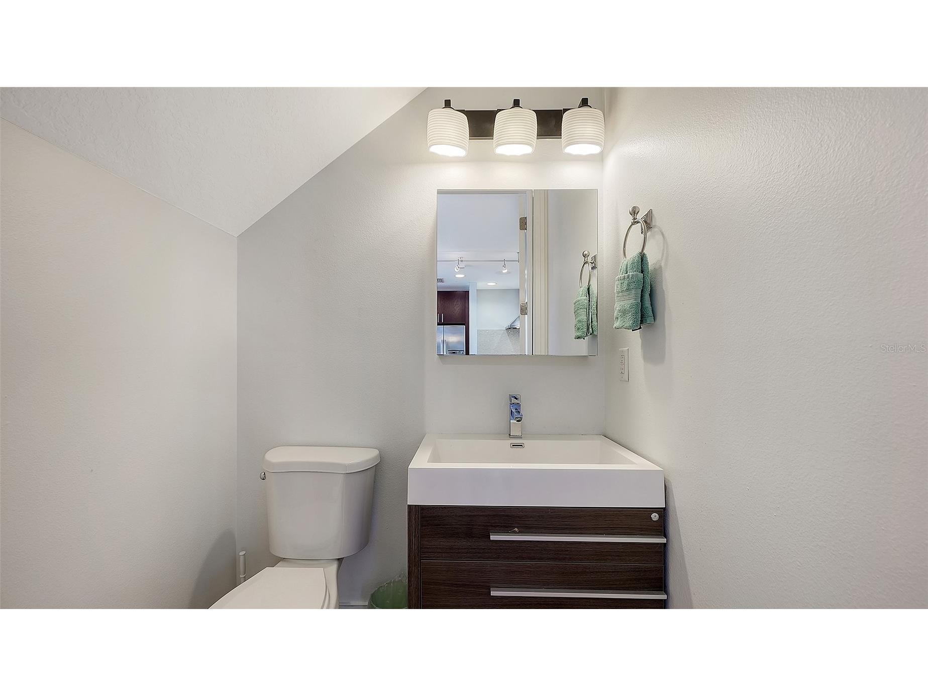 235 Cocoanut Avenue #113C Sarasota FL 34236 A4683037 image18