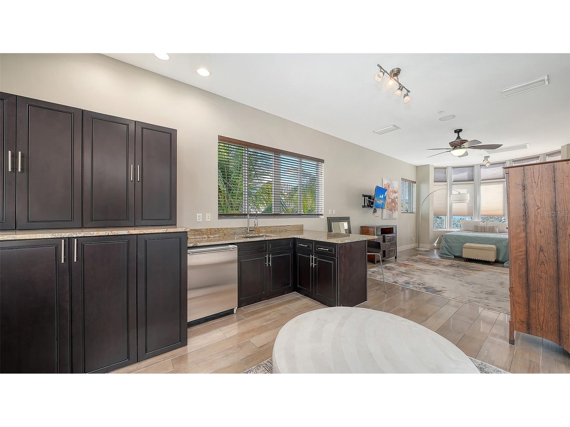 235 Cocoanut Avenue #113C Sarasota FL 34236 A4683037 image34