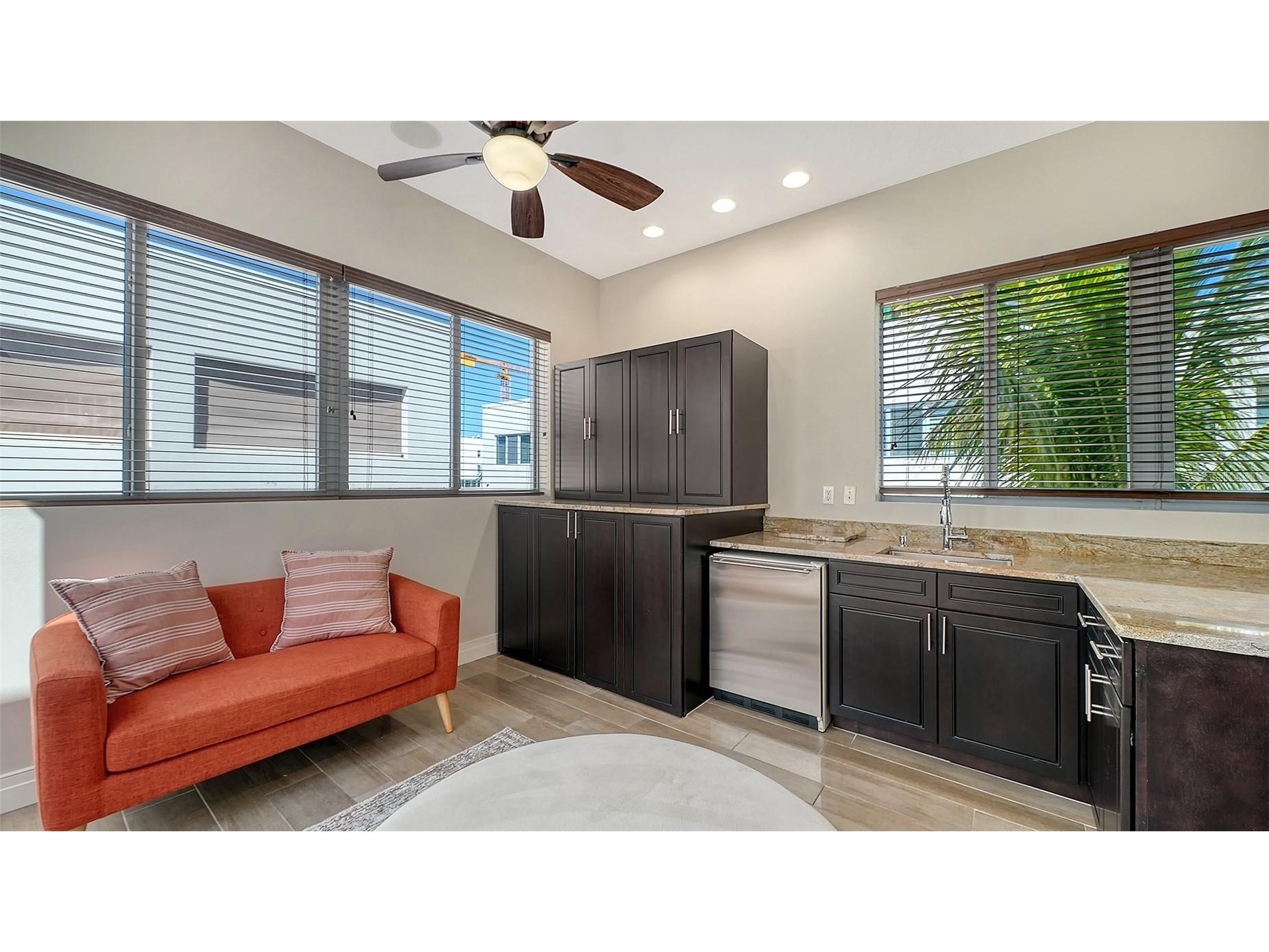 235 Cocoanut Avenue #113C Sarasota FL 34236 A4683037 image37