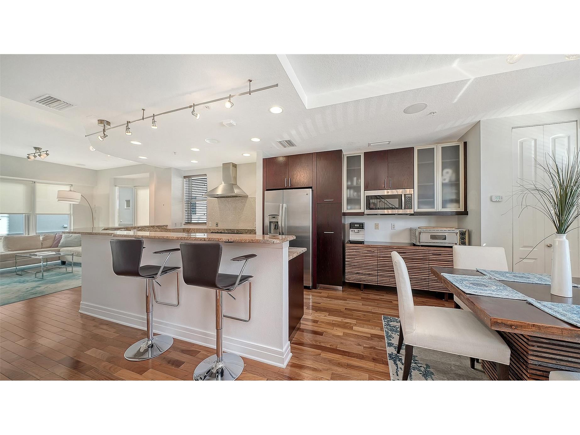 235 Cocoanut Avenue #113C Sarasota FL 34236 A4683037 image9