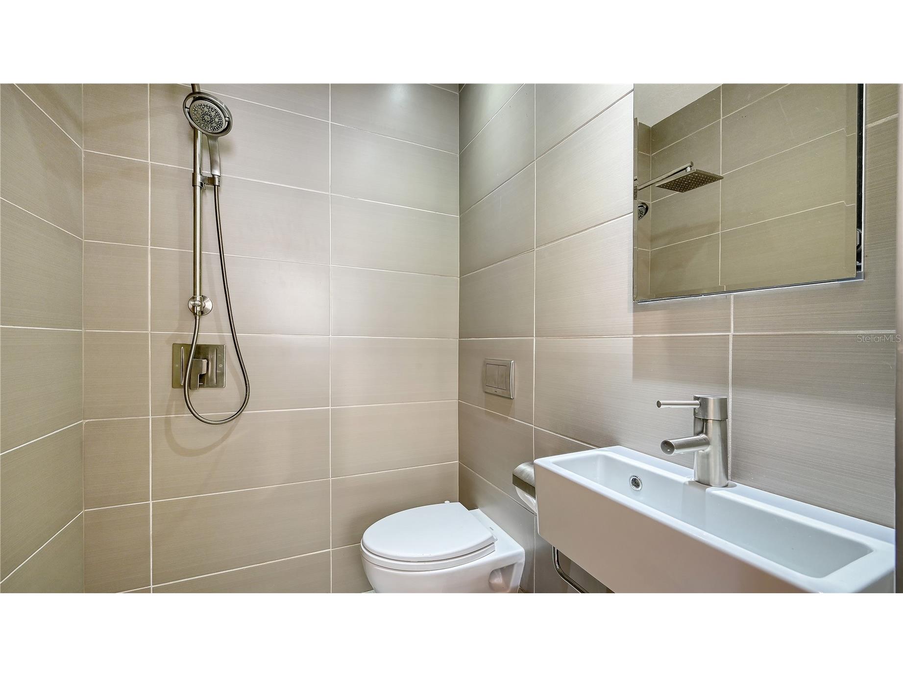 235 Cocoanut Avenue #113C Sarasota FL 34236 A4692996 image17