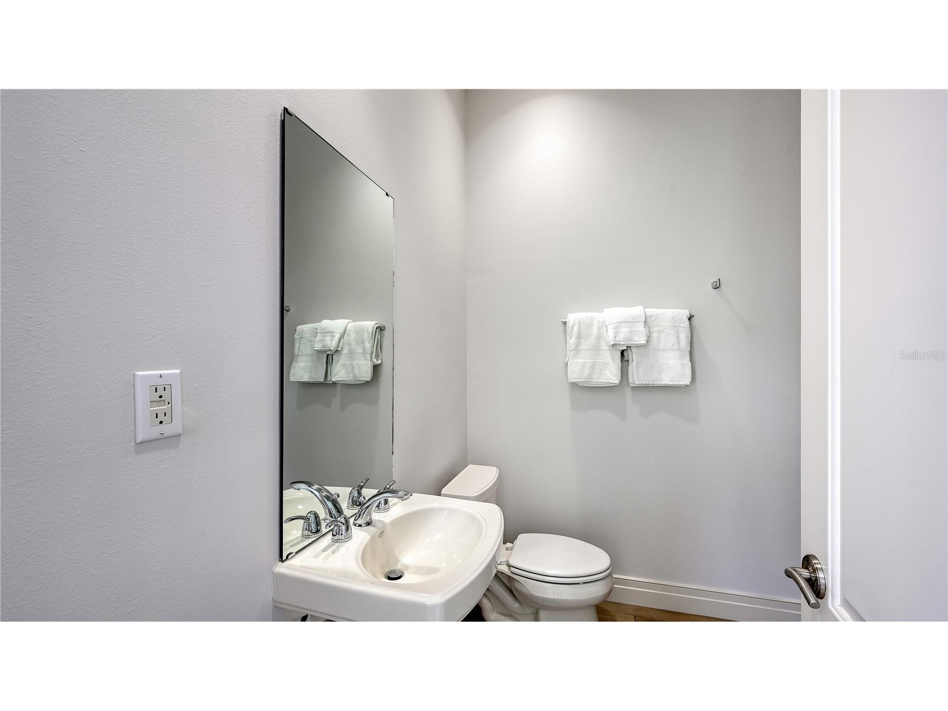 235 Cocoanut Avenue #113C Sarasota FL 34236 A4692996 image32