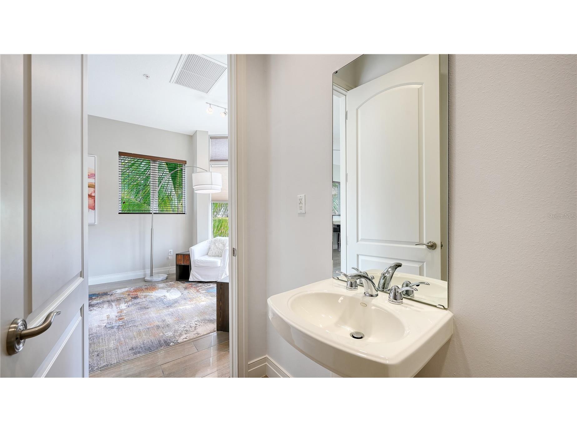 235 Cocoanut Avenue #113C Sarasota FL 34236 A4692996 image39