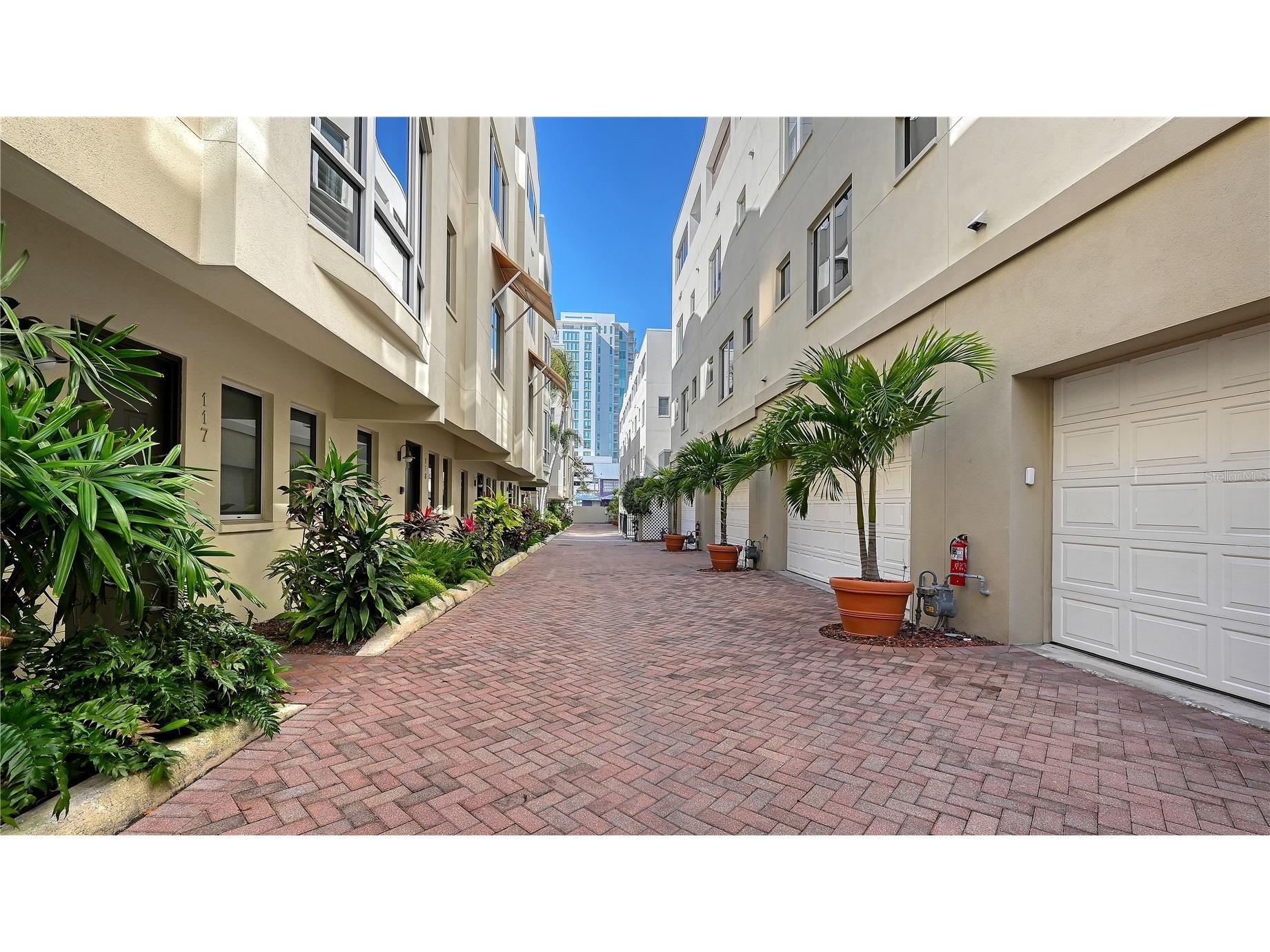 235 Cocoanut Avenue #117C Sarasota FL 34236 D6145929 image2