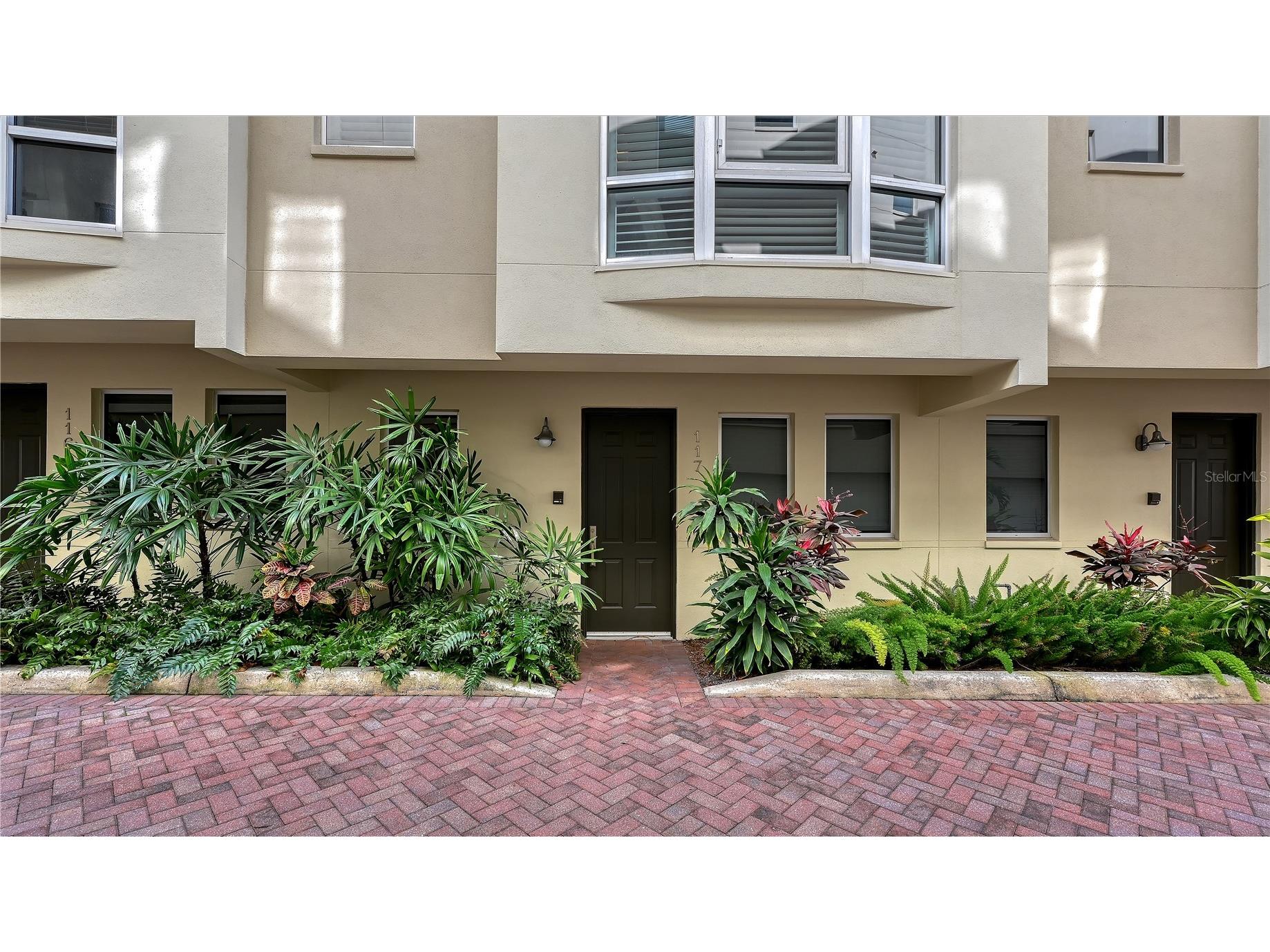 235 Cocoanut Avenue #117C Sarasota FL 34236 D6145929 image3