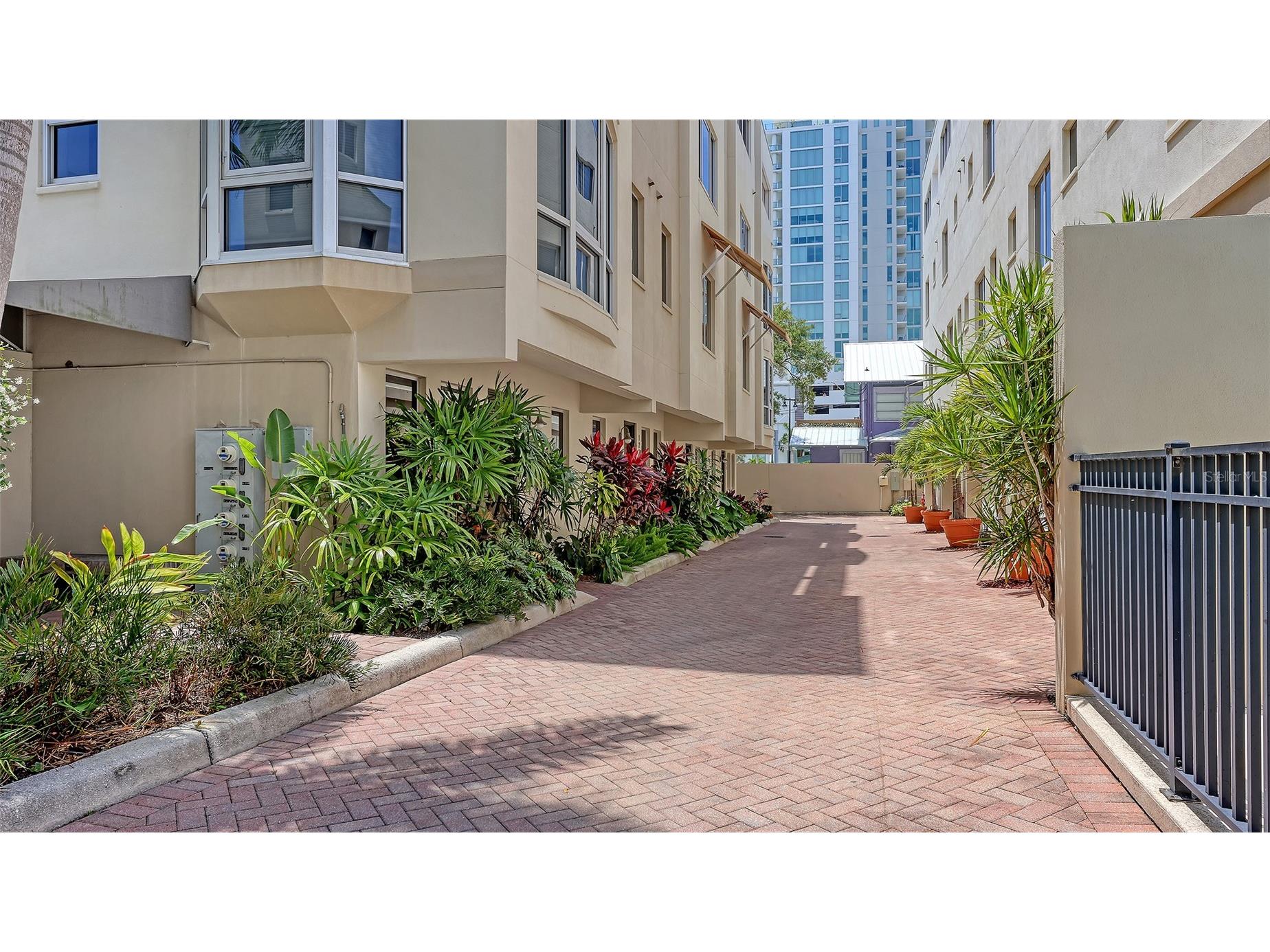 235 Cocoanut Avenue #128E Sarasota FL 34236 A4691017 image3