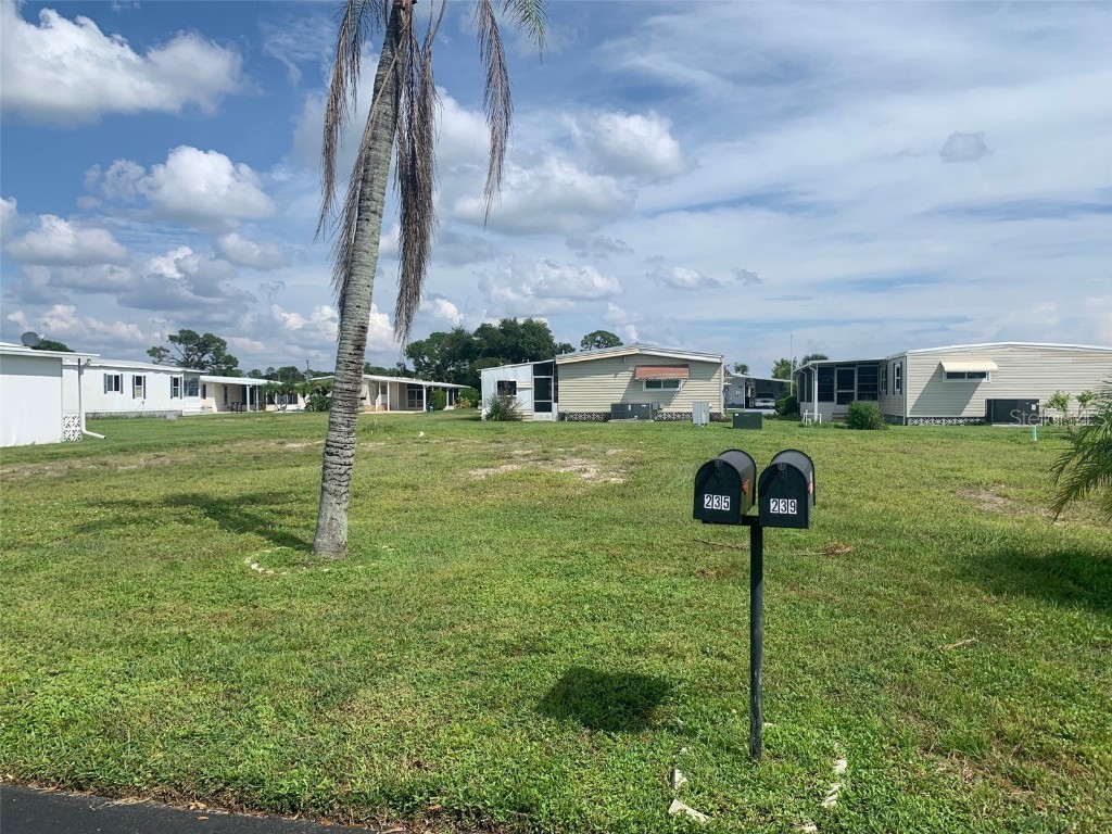 235 Estrada North Port FL 34287 TB8303059 image3