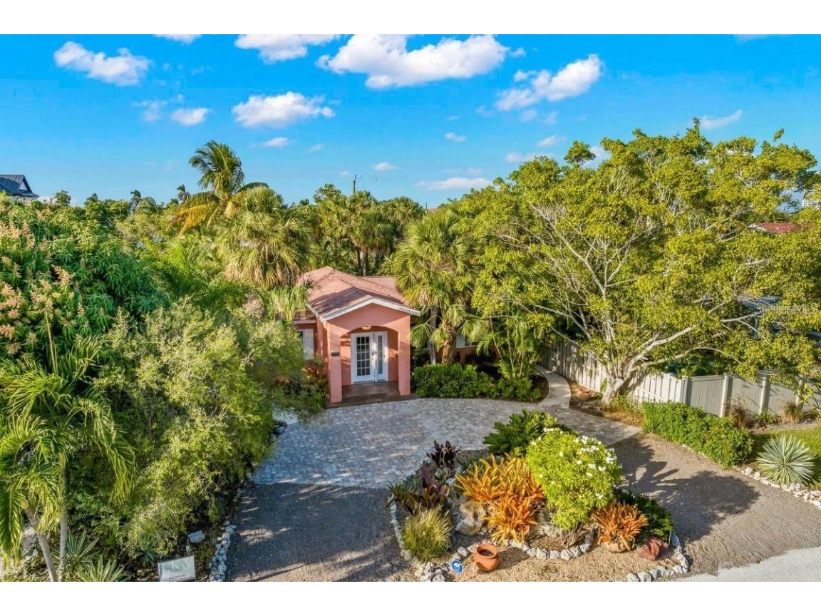 235 Grant Drive Sarasota FL 34236 A4634235 image1