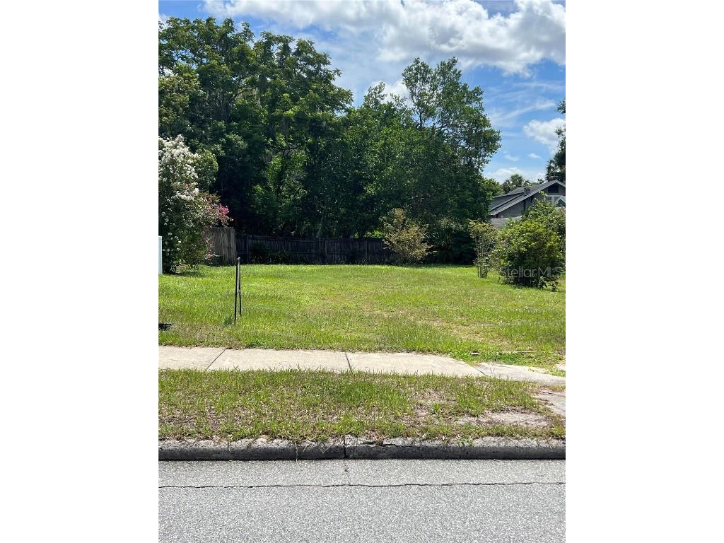 235 N Adelle Avenue Deland FL 32720 V4944128 image1
