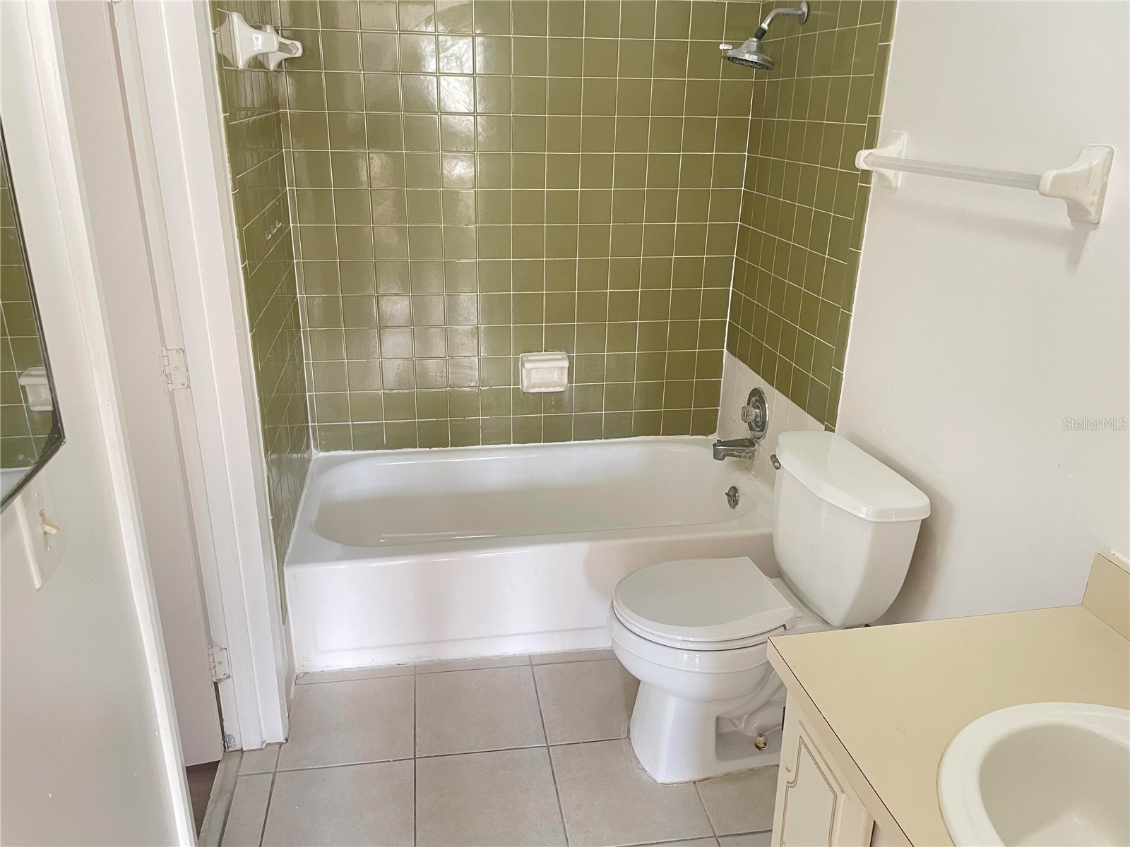 2352 Huntington Green Court #7 Orlando FL 32839 O6389769 image9
