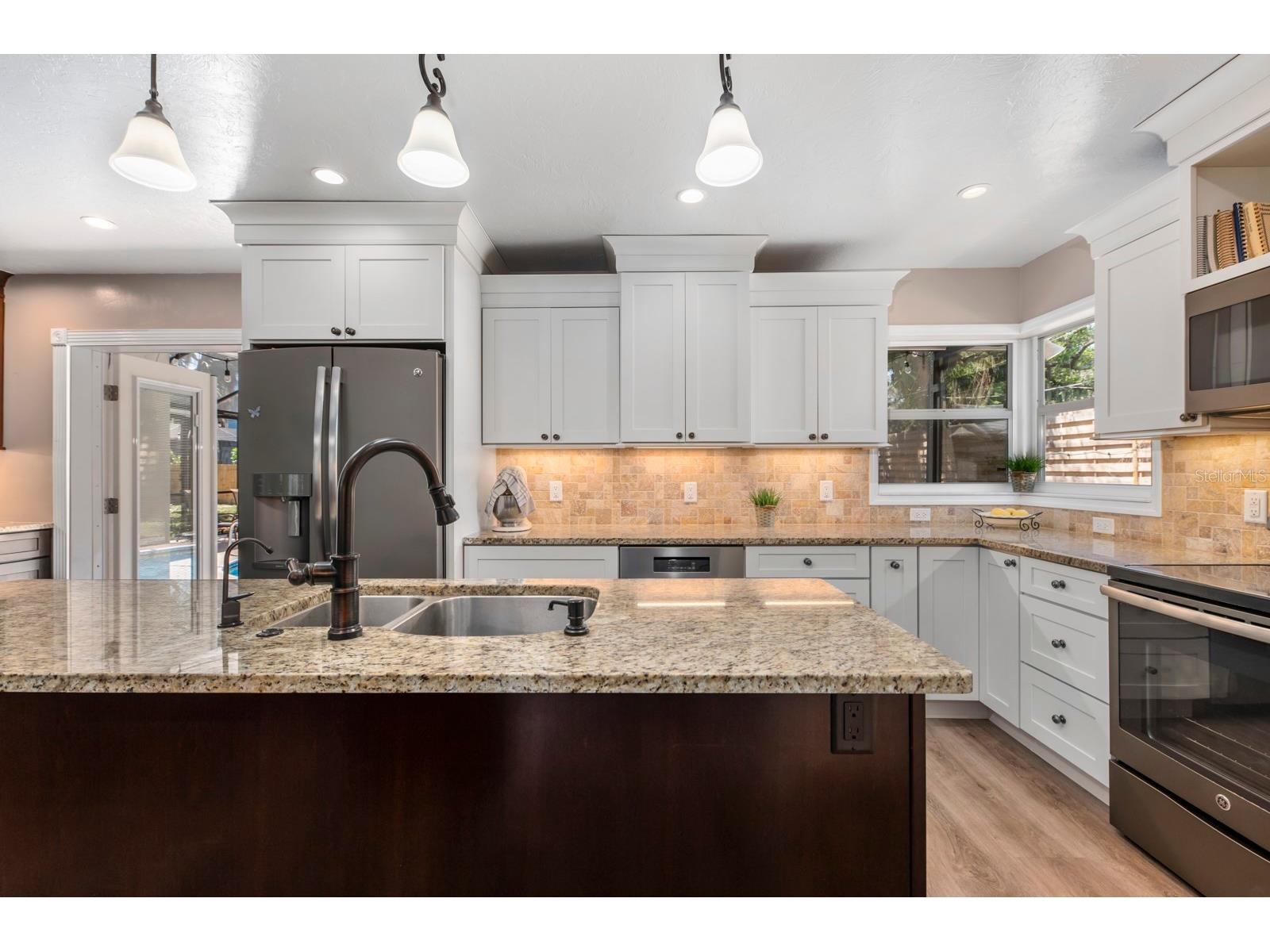 2352 Palm Terrace Sarasota FL 34231 A4692941 image19