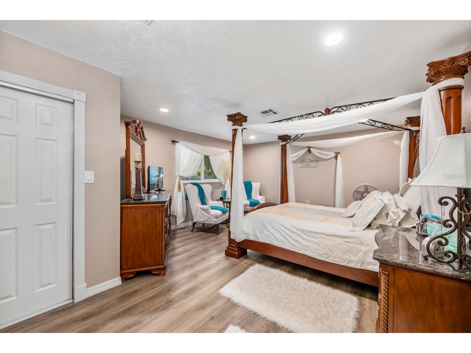 2352 Palm Terrace Sarasota FL 34231 A4692941 image24